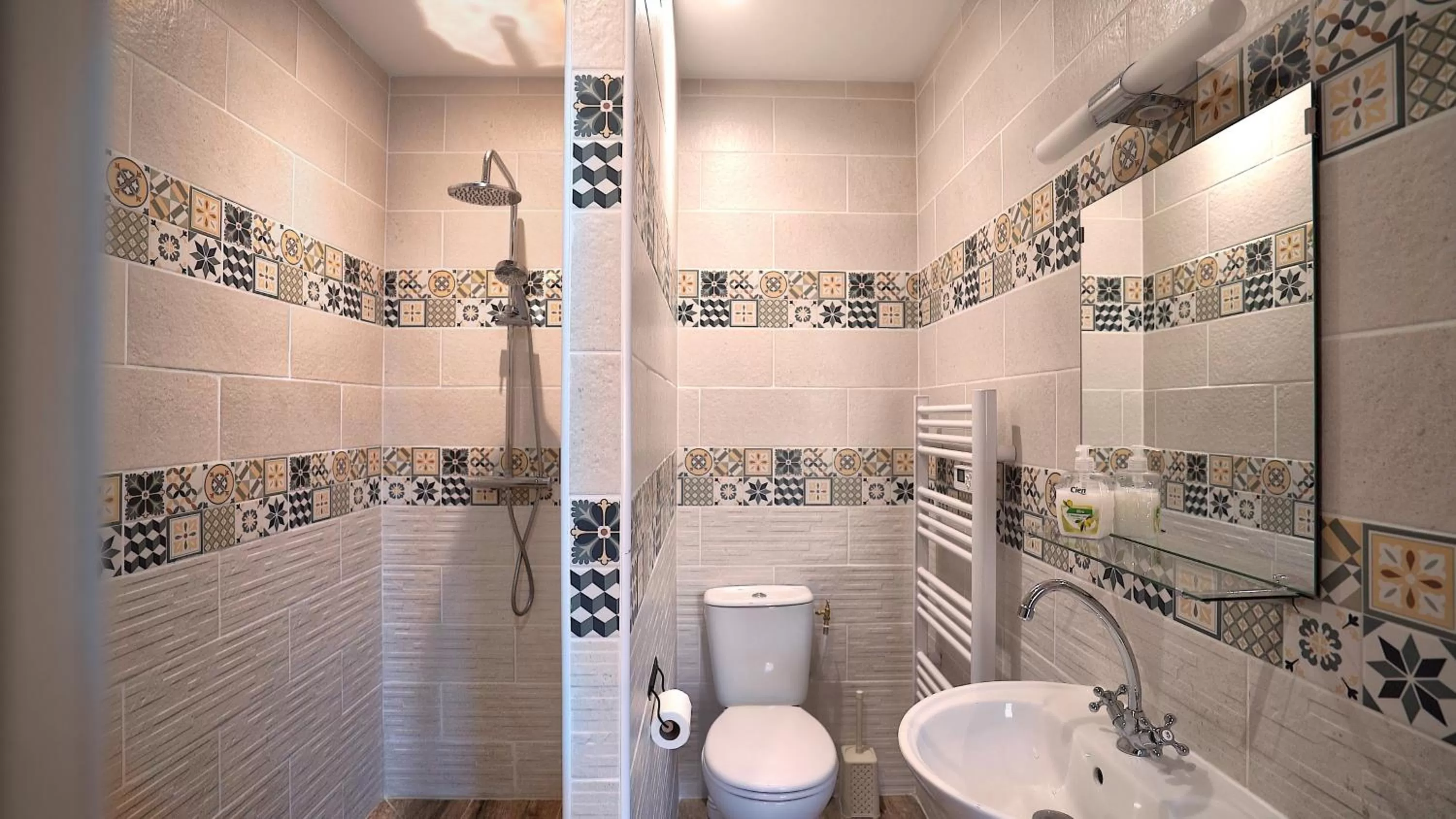 Bathroom in Au Chapitre