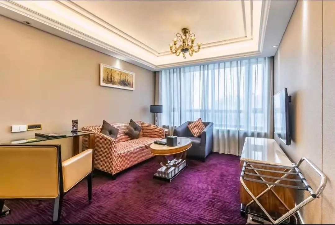 Wealthy All Suite Hotel Suzhou