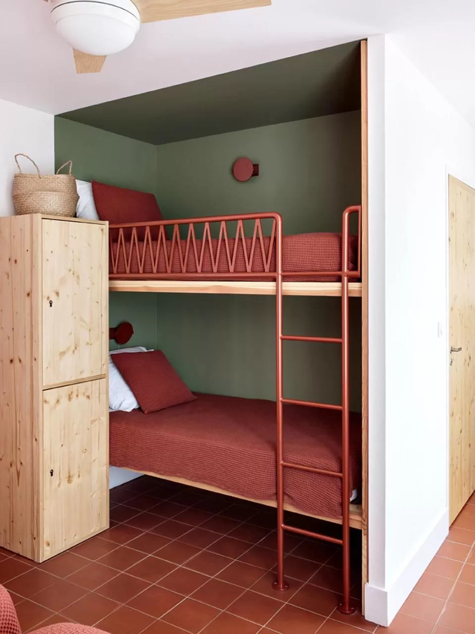bunk bed in Hôtel Voltaire
