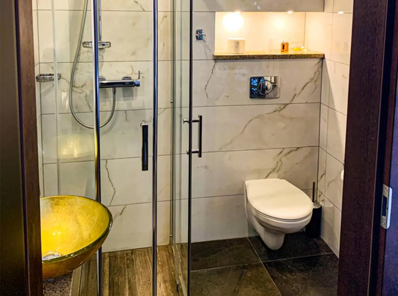 Shower in GRONO Apartamenty