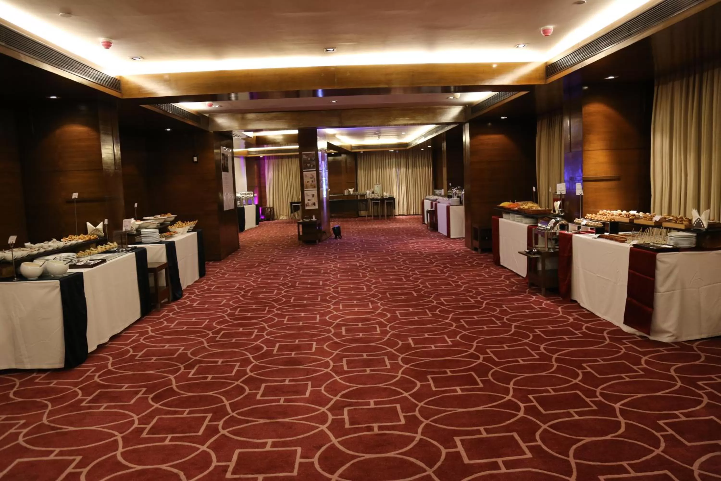Banquet/Function facilities in Four Points by Sheraton Ahmedabad