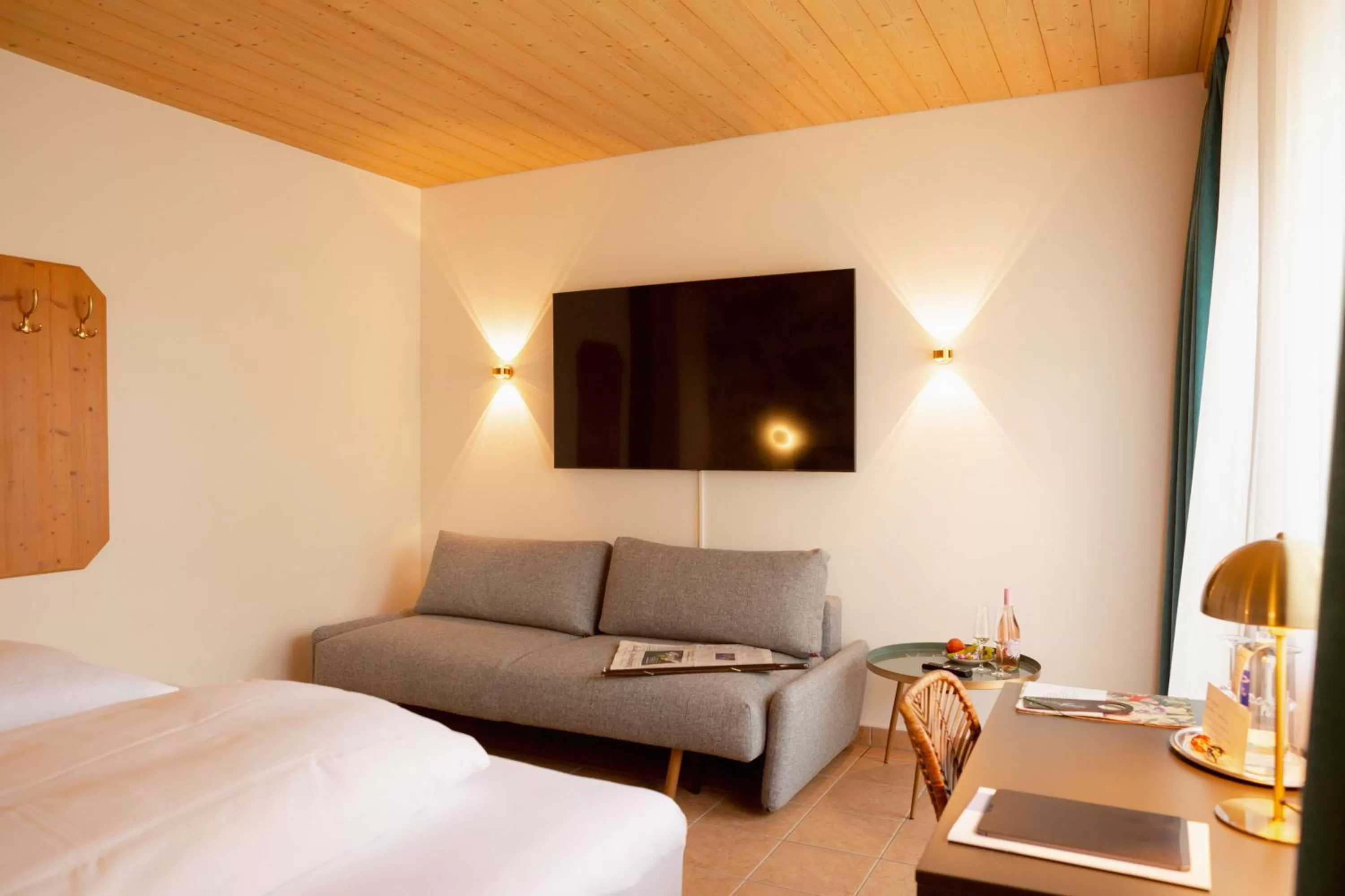 TV/Entertainment Center in Strandhotel SüdSee Diessen am Ammersee