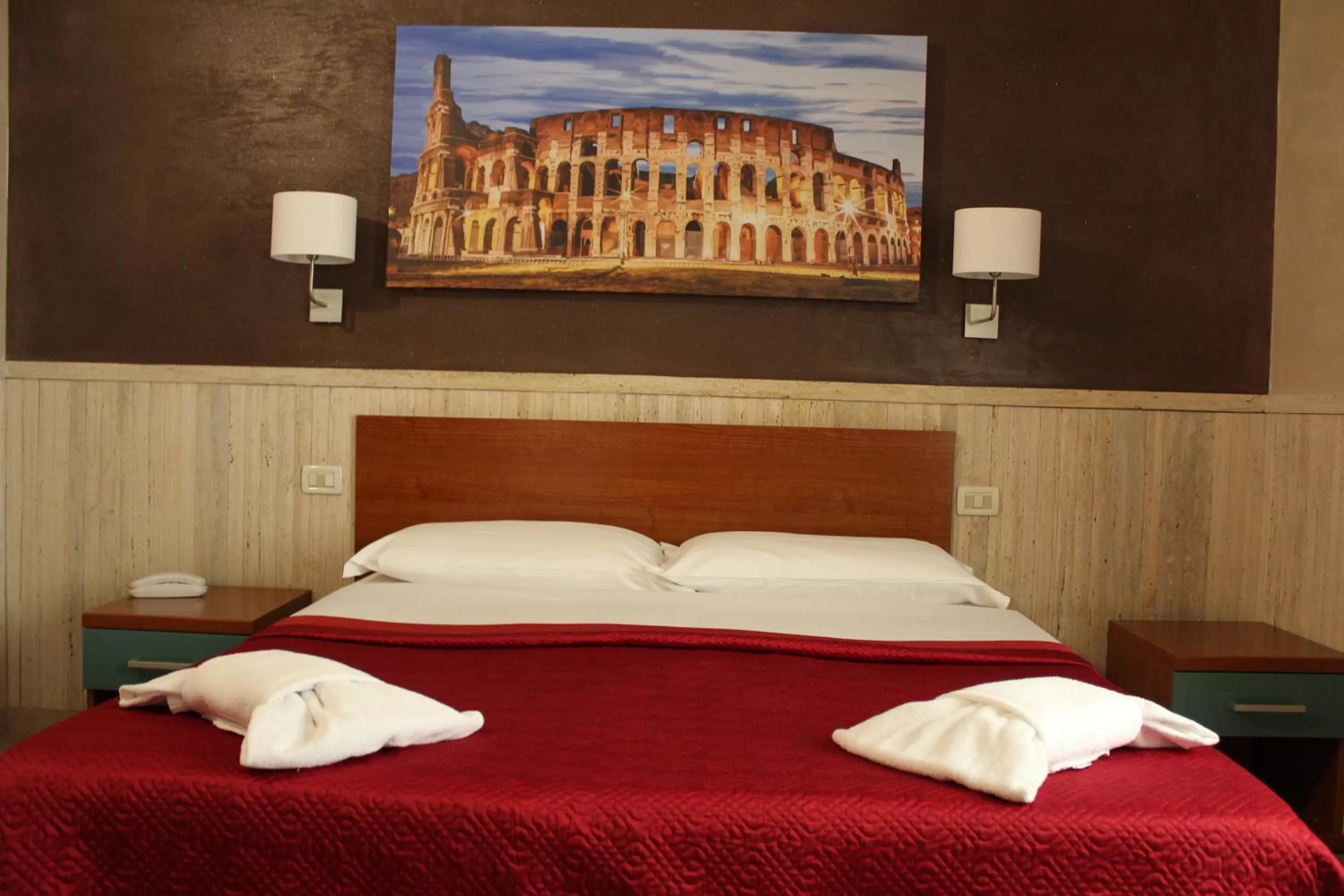 Photo of the whole room, Bed in Hotel Pyramid