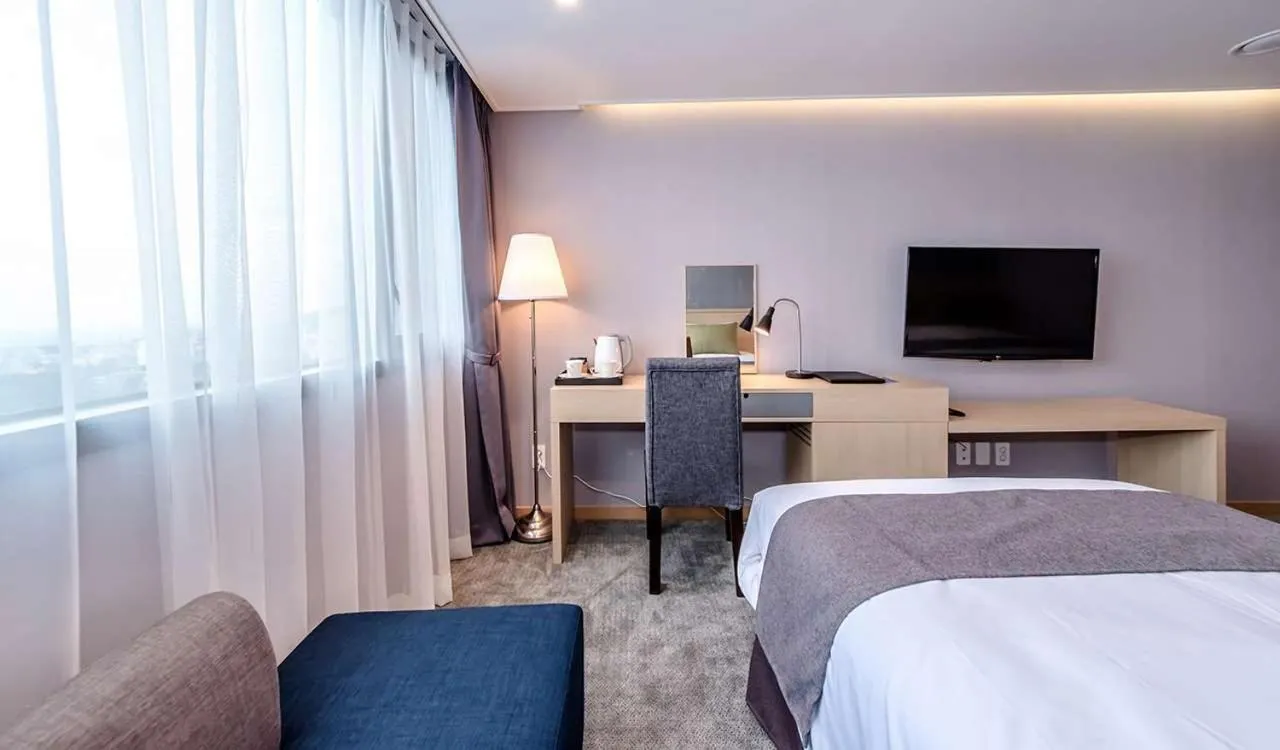 Bedroom, Bed in Hotel Shalom Jeju