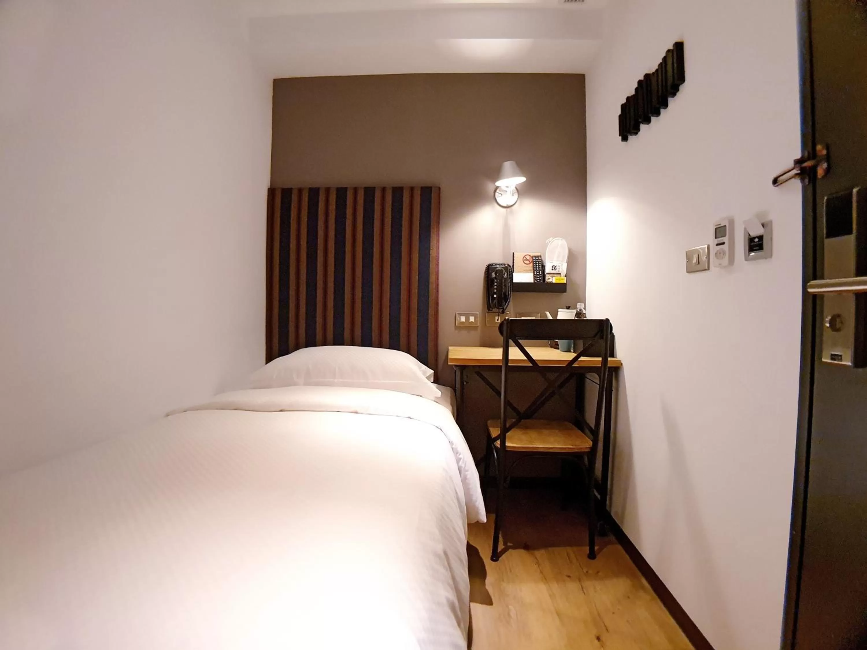 Bedroom, Bed in River inn Station