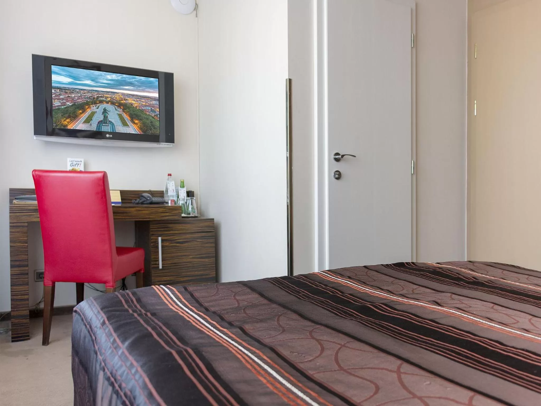 Bedroom, Bed in EA Hotel Crystal Palace