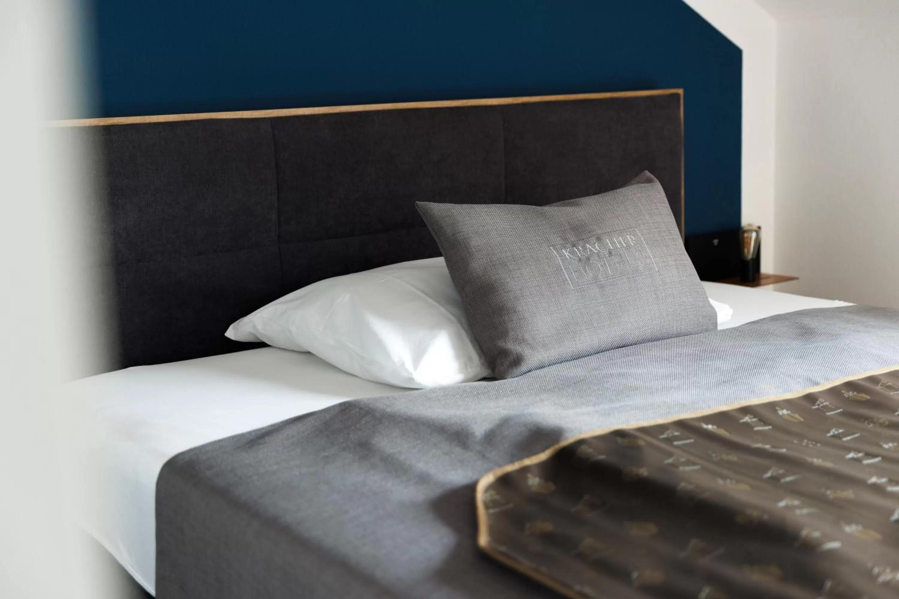 Photo of the whole room, Bed in Kracher Hotel Doppelzimmer