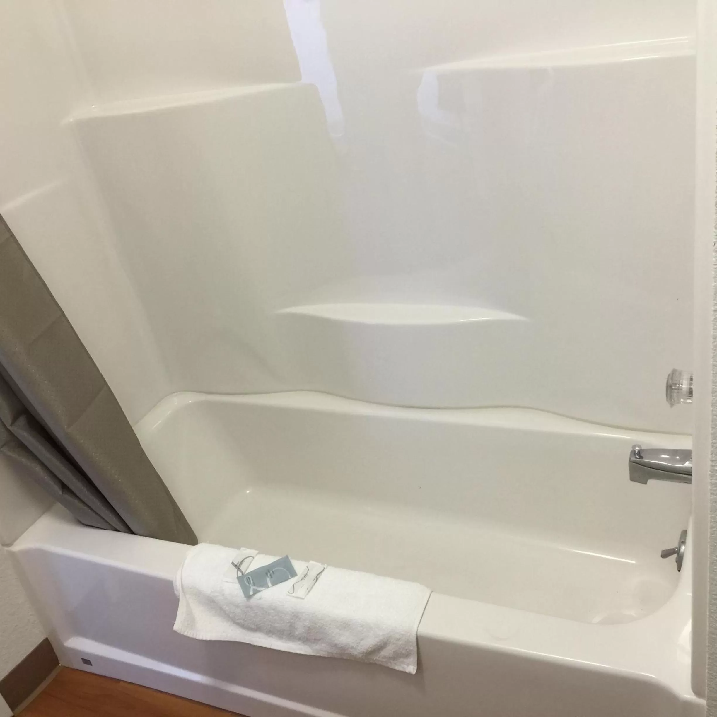 Bathroom in Motel 6 Bakersfield