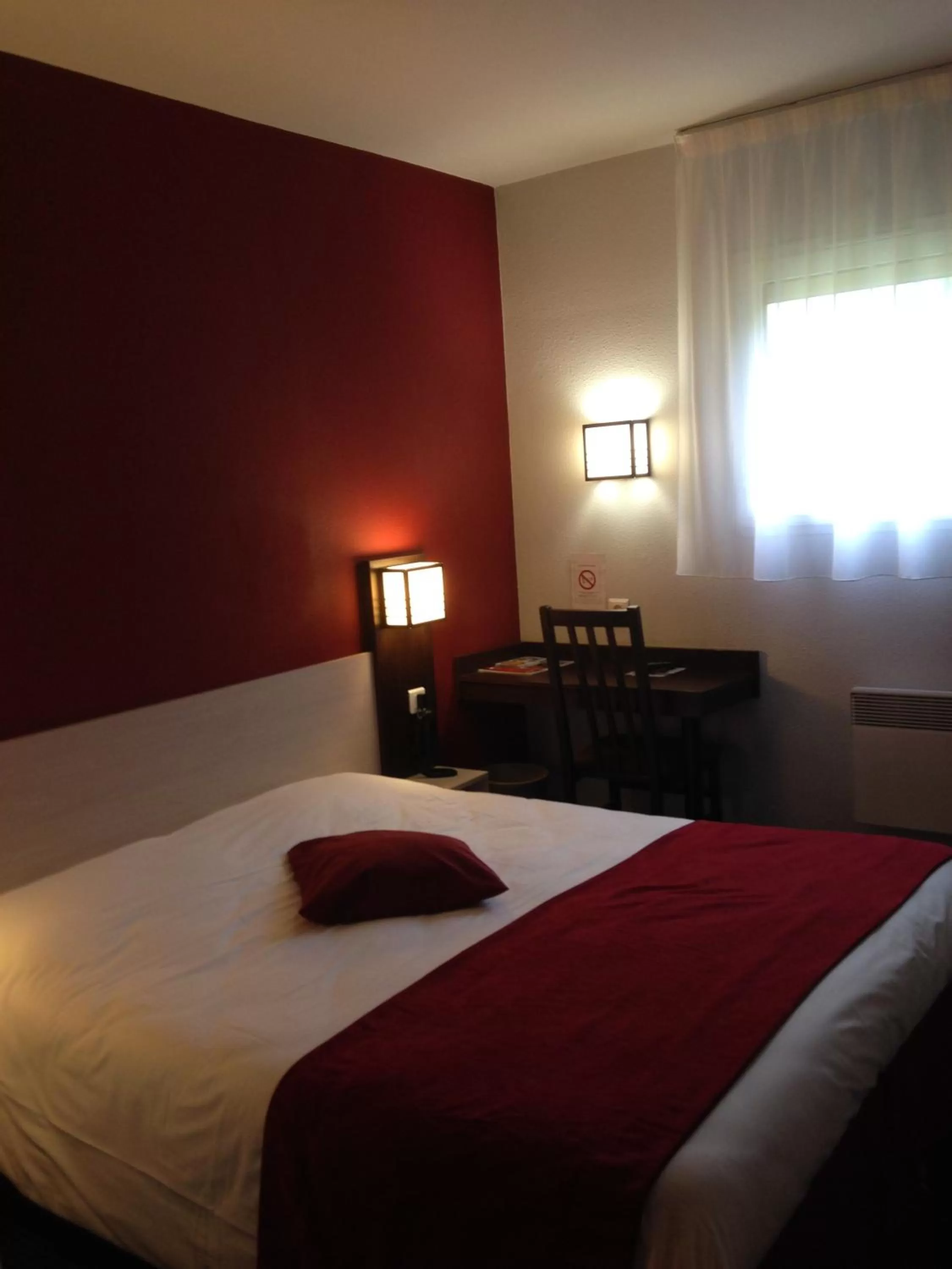 Bedroom, Bed in initial by balladins Amiens / Longueau