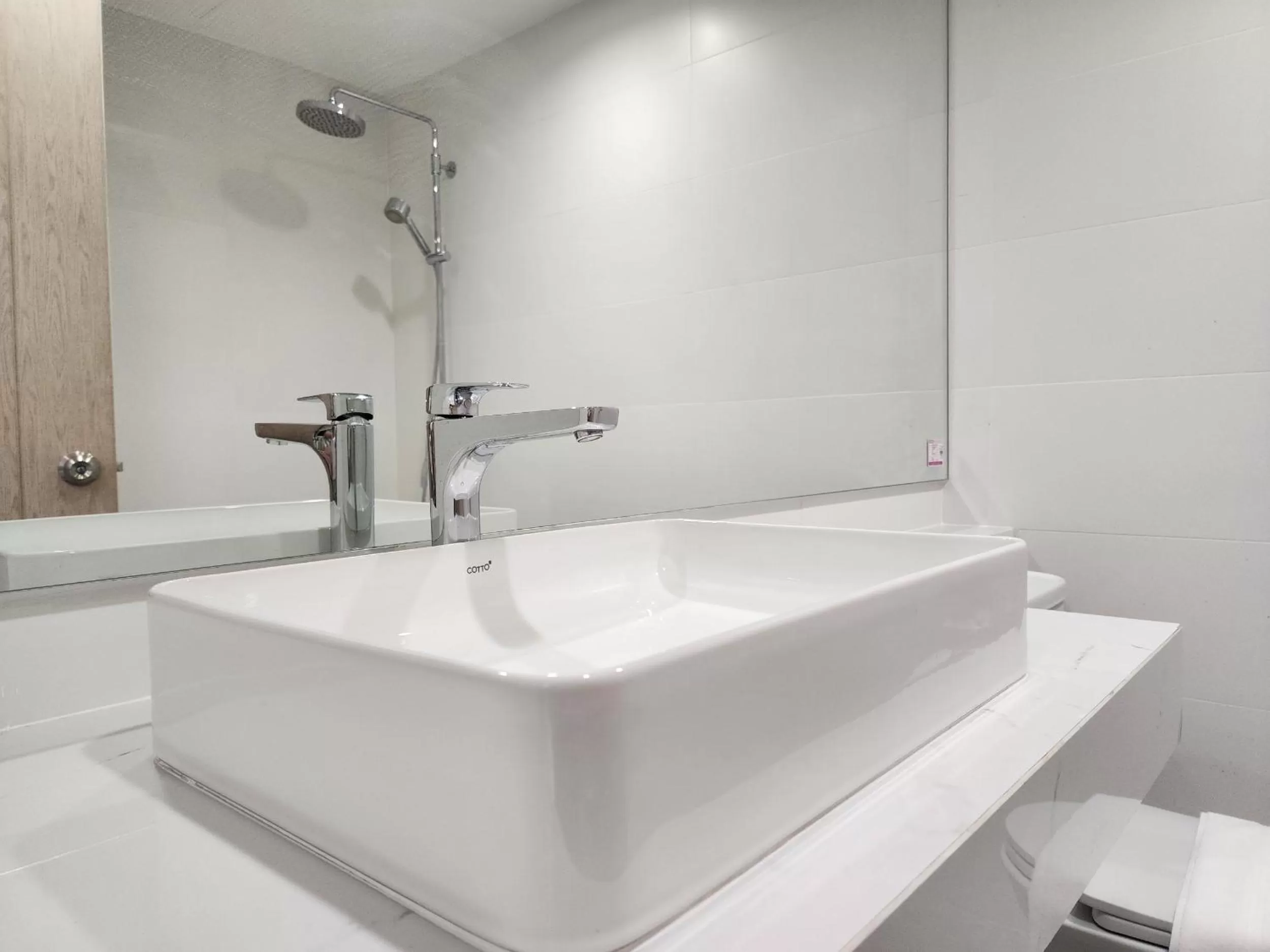 Shower in Arsh Boutique Hotel