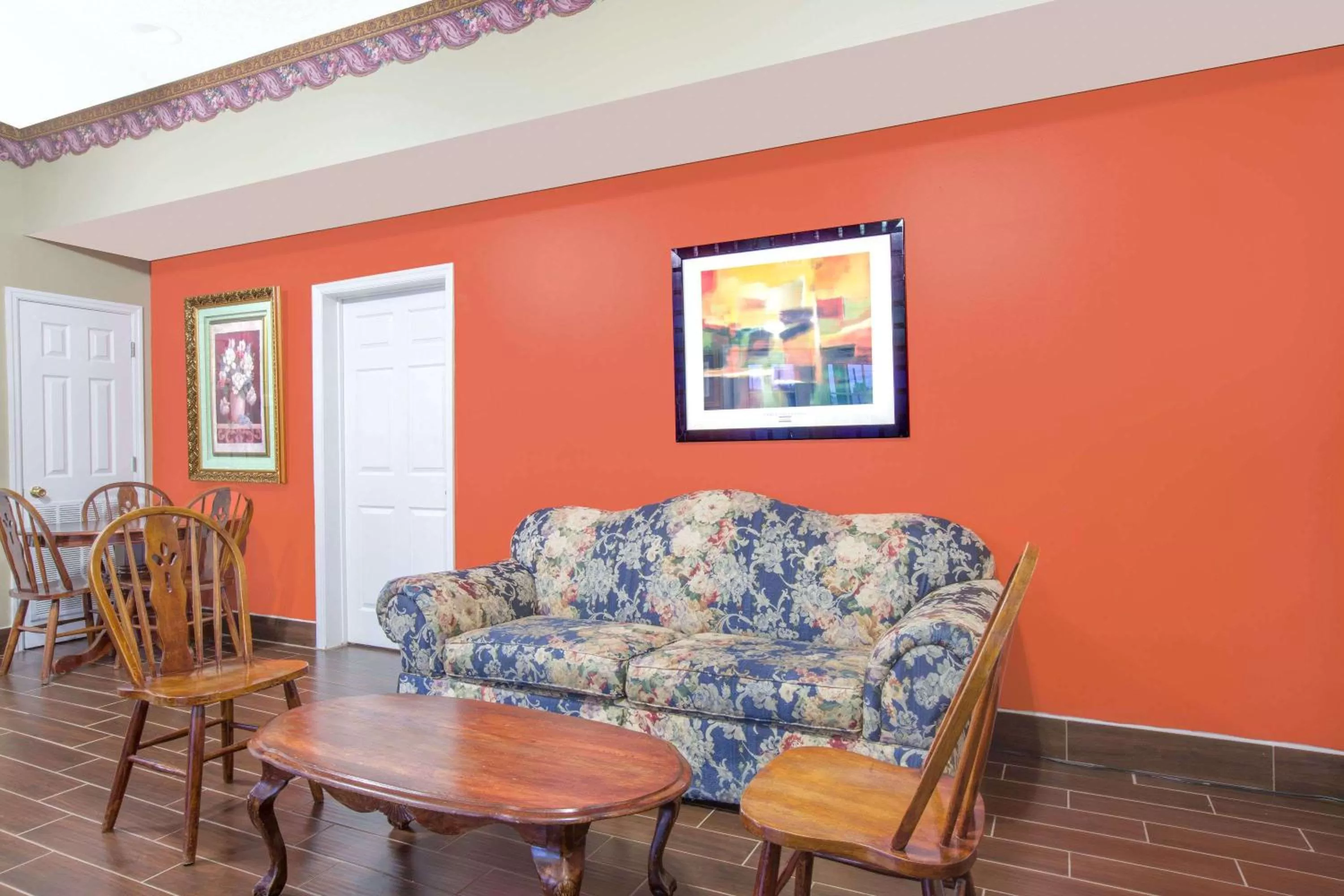 Lobby or reception in Super 8 by Wyndham Talladega AL