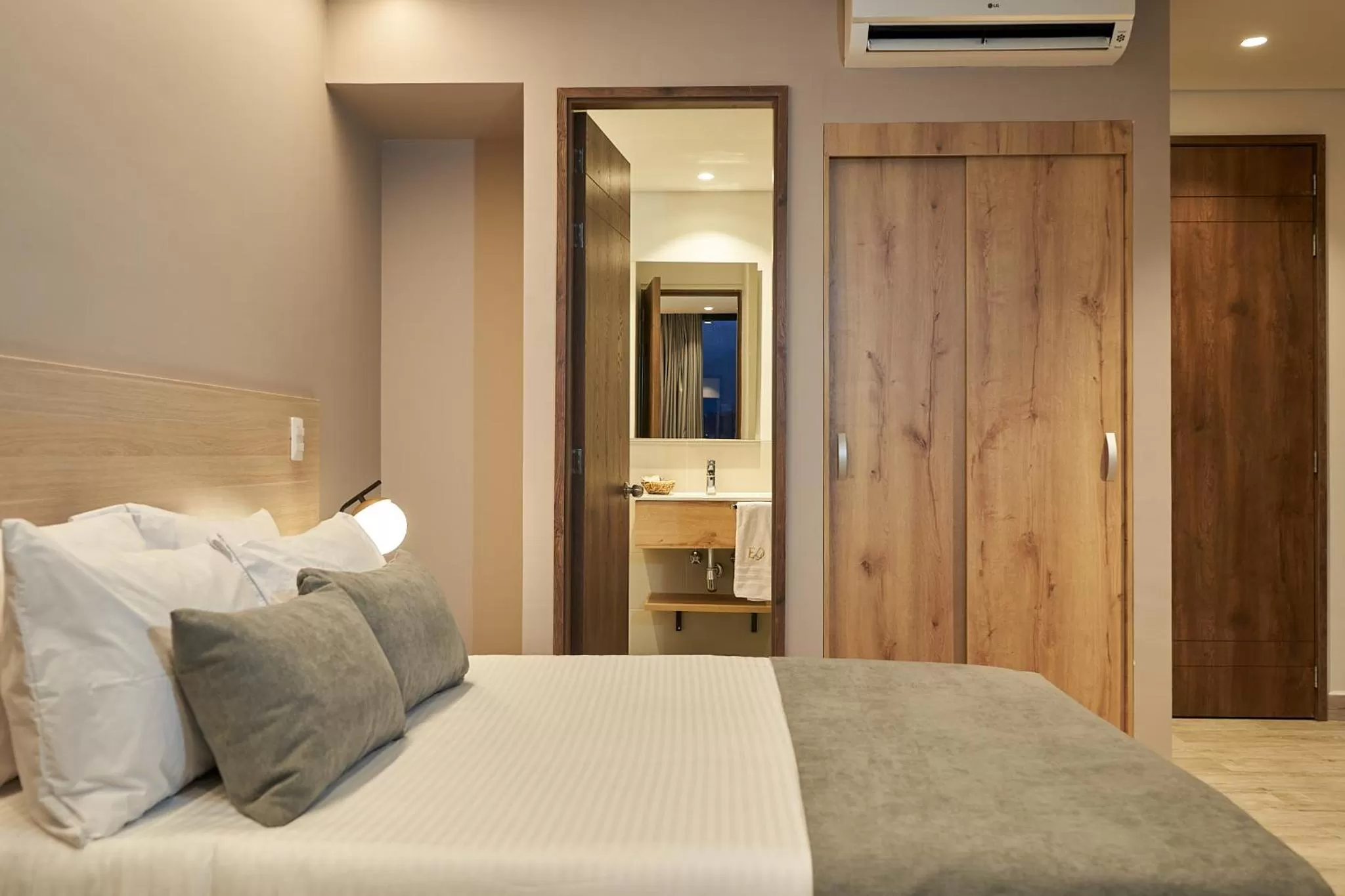 Bedroom, Bed in Eutopiq Hotel