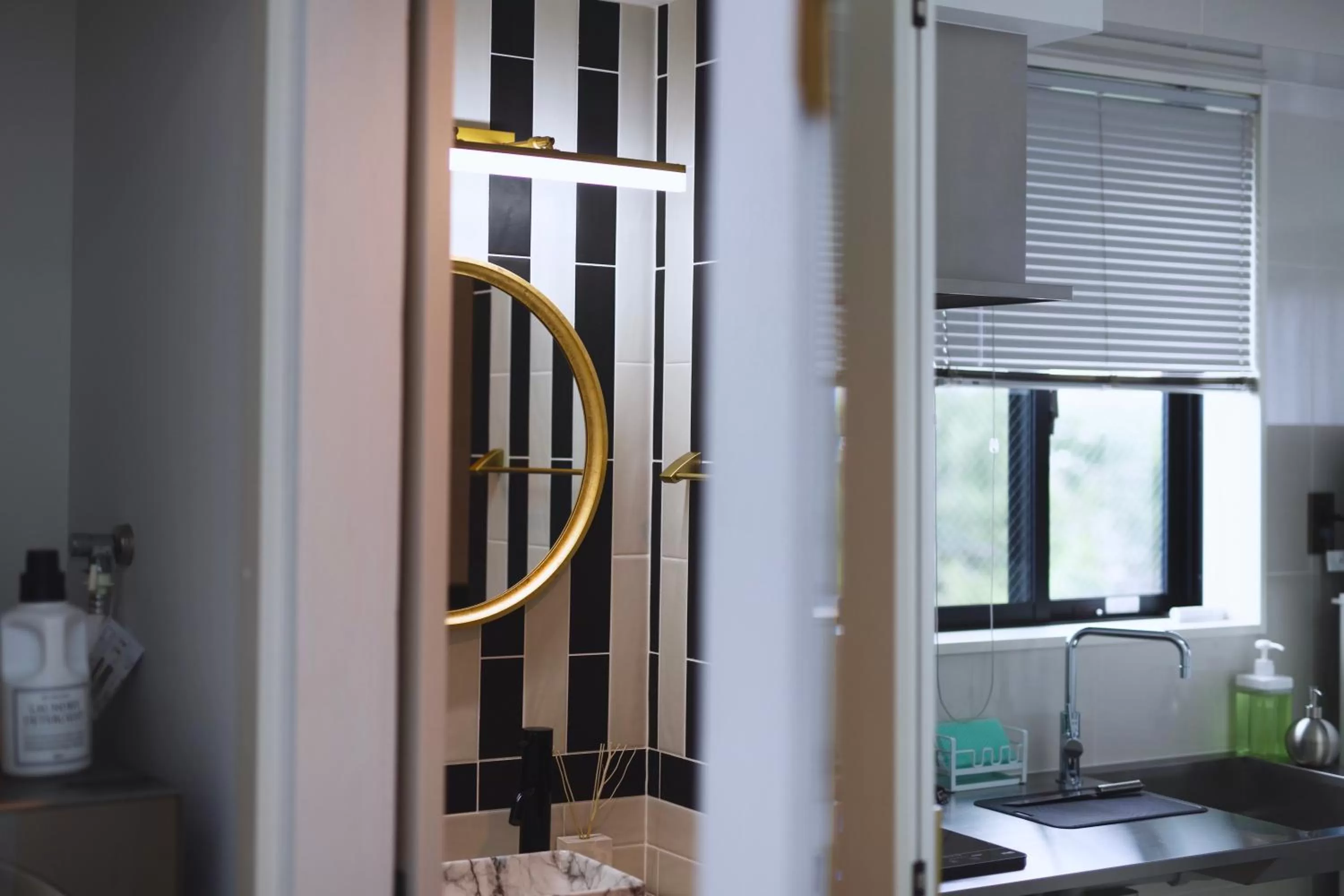 Shower in THE ROOT2 HOTEL