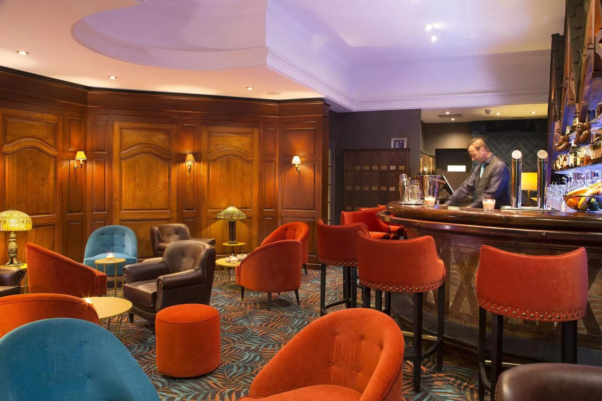 Lounge or bar in Hôtel & SPA Oceania L'Univers Tours