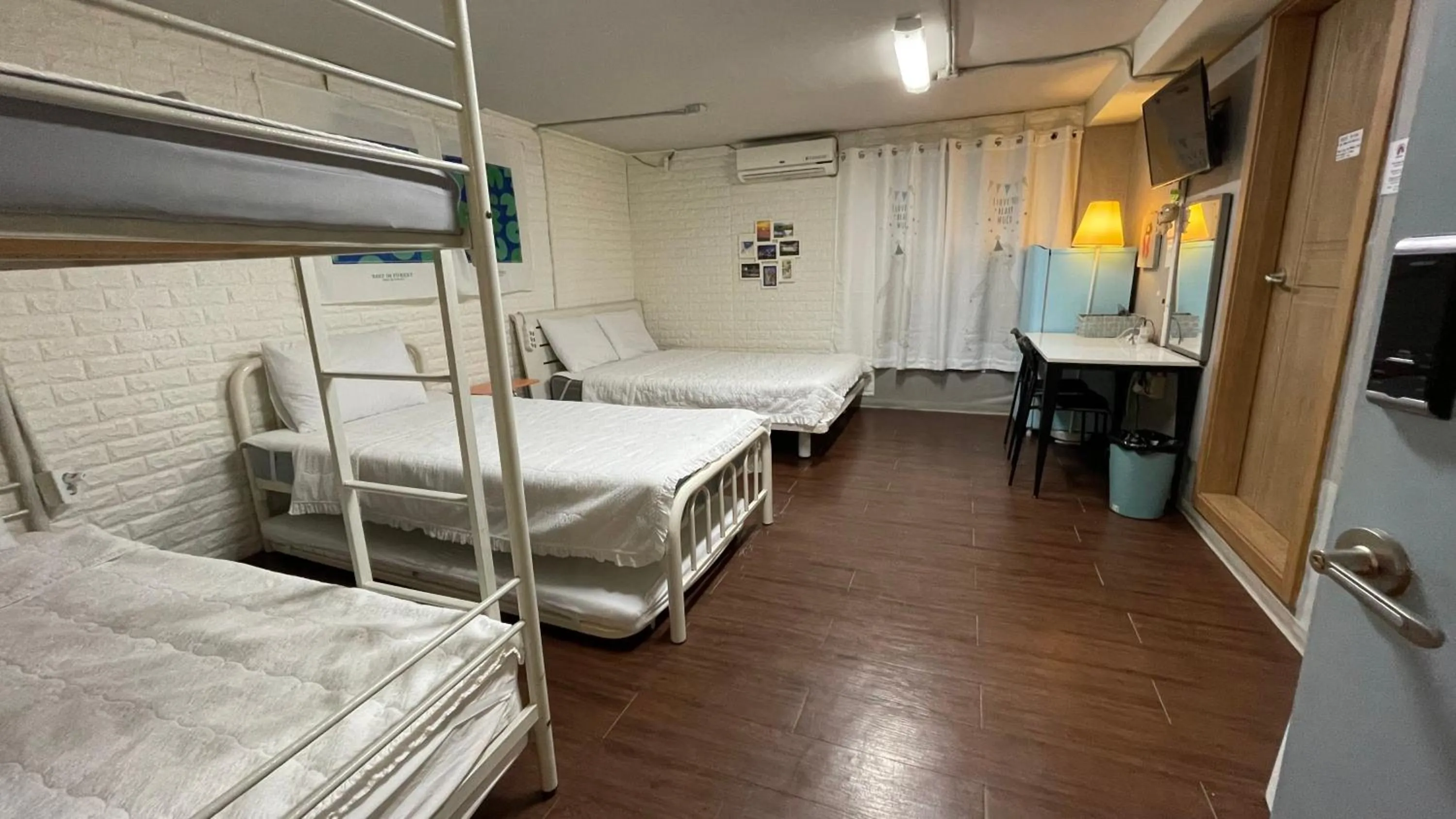 Bed in Hongdae Style Guesthouse