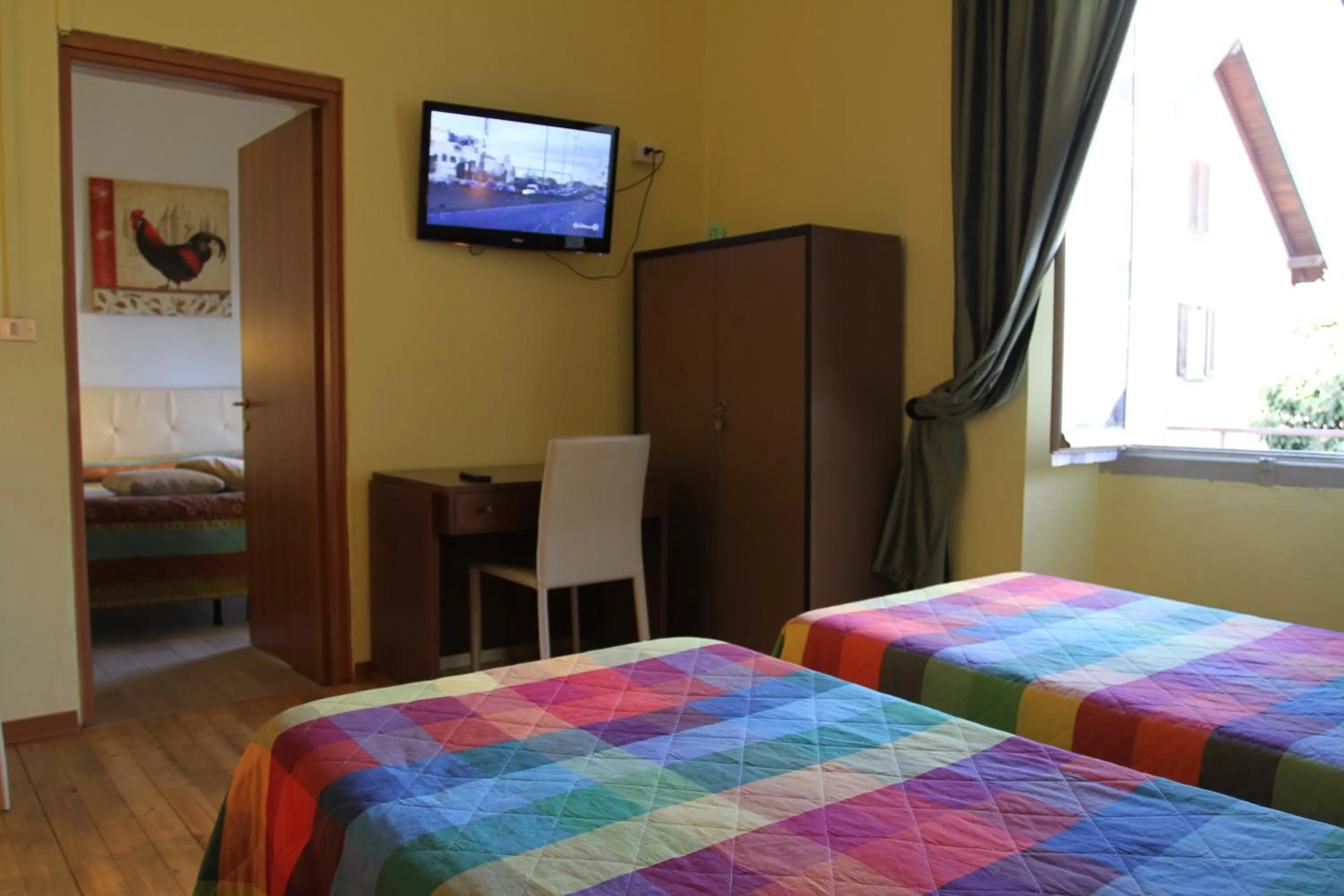 Day, Bed in Hotel Domodossola