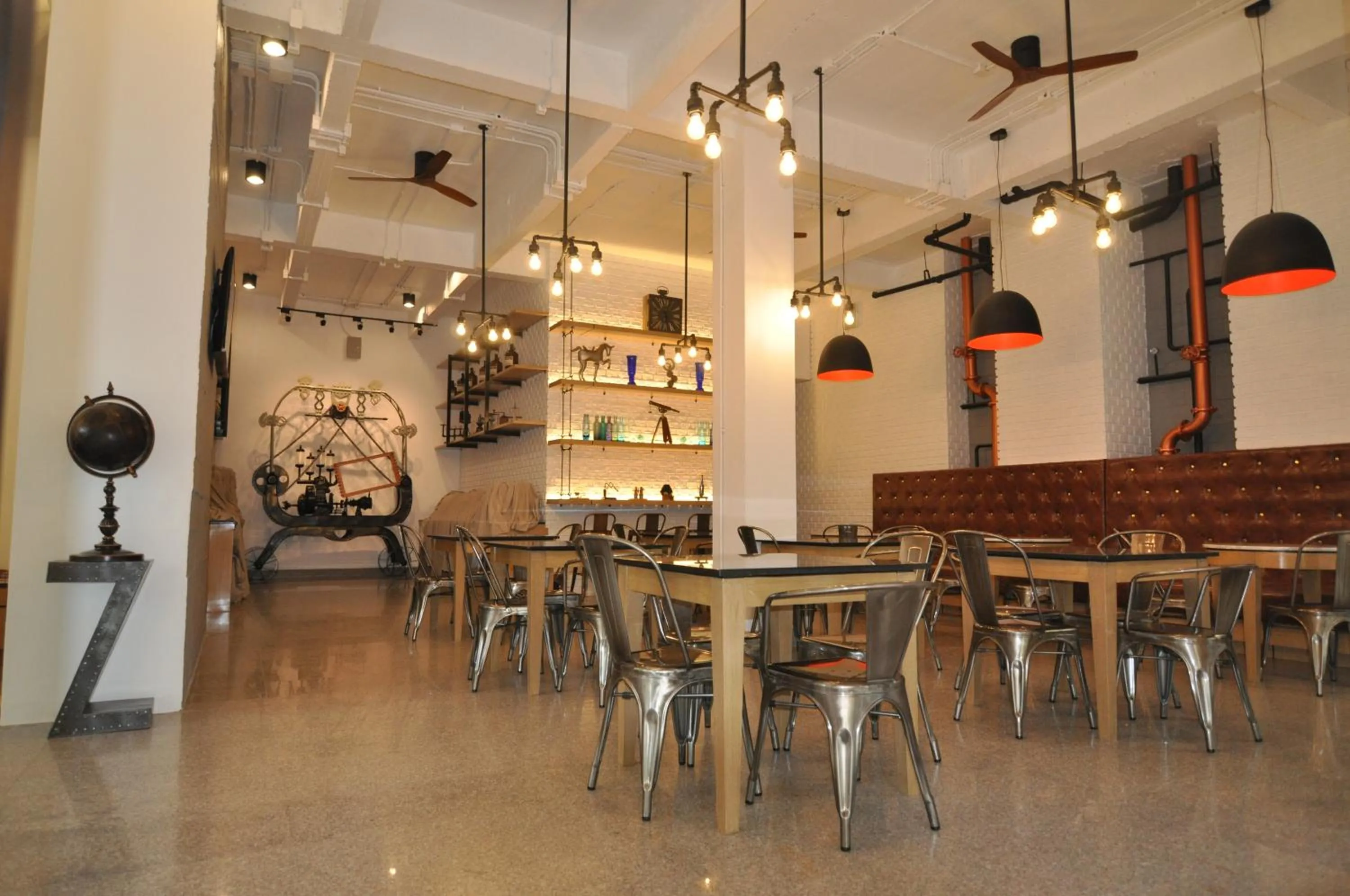 Lobby or reception in Forty Winks Phuket Hotel