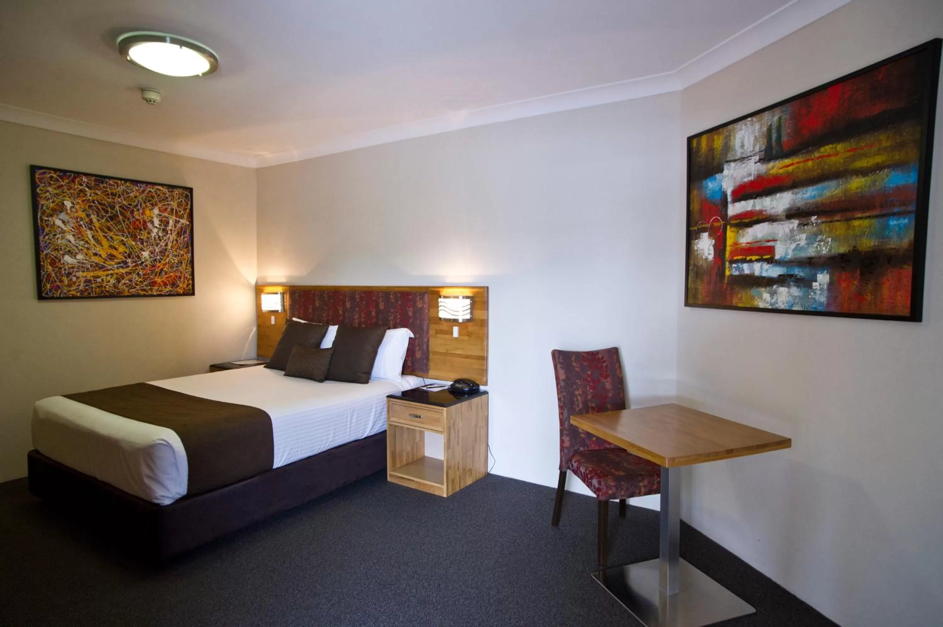 Photo of the whole room, Bed in Noah's Mid City Motor Inn Muswellbrook