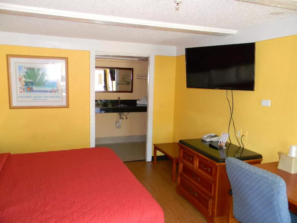 Photo of the whole room, Bed in SleepWell Stockbridge