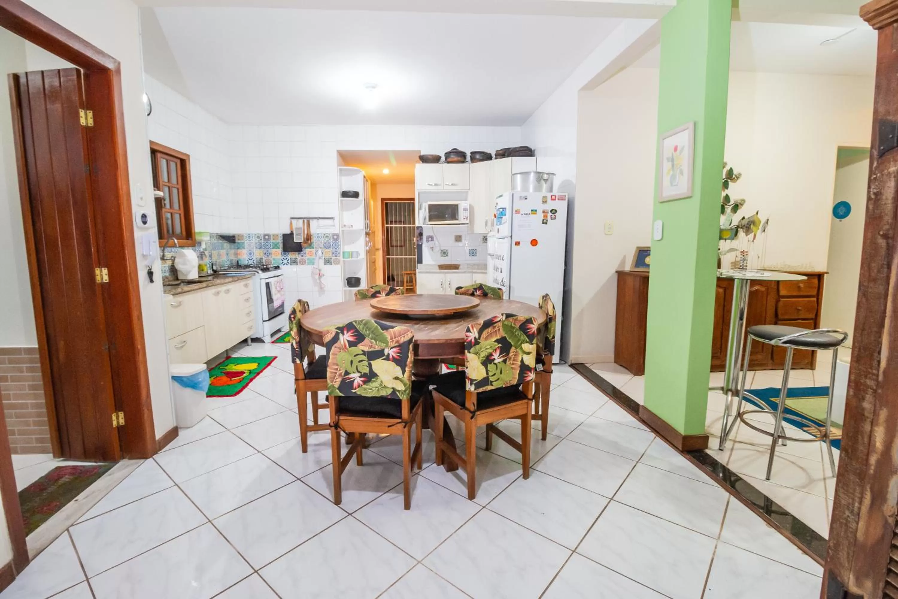 Restaurant/places to eat, Dining Area in A Casa Morro do Moreno