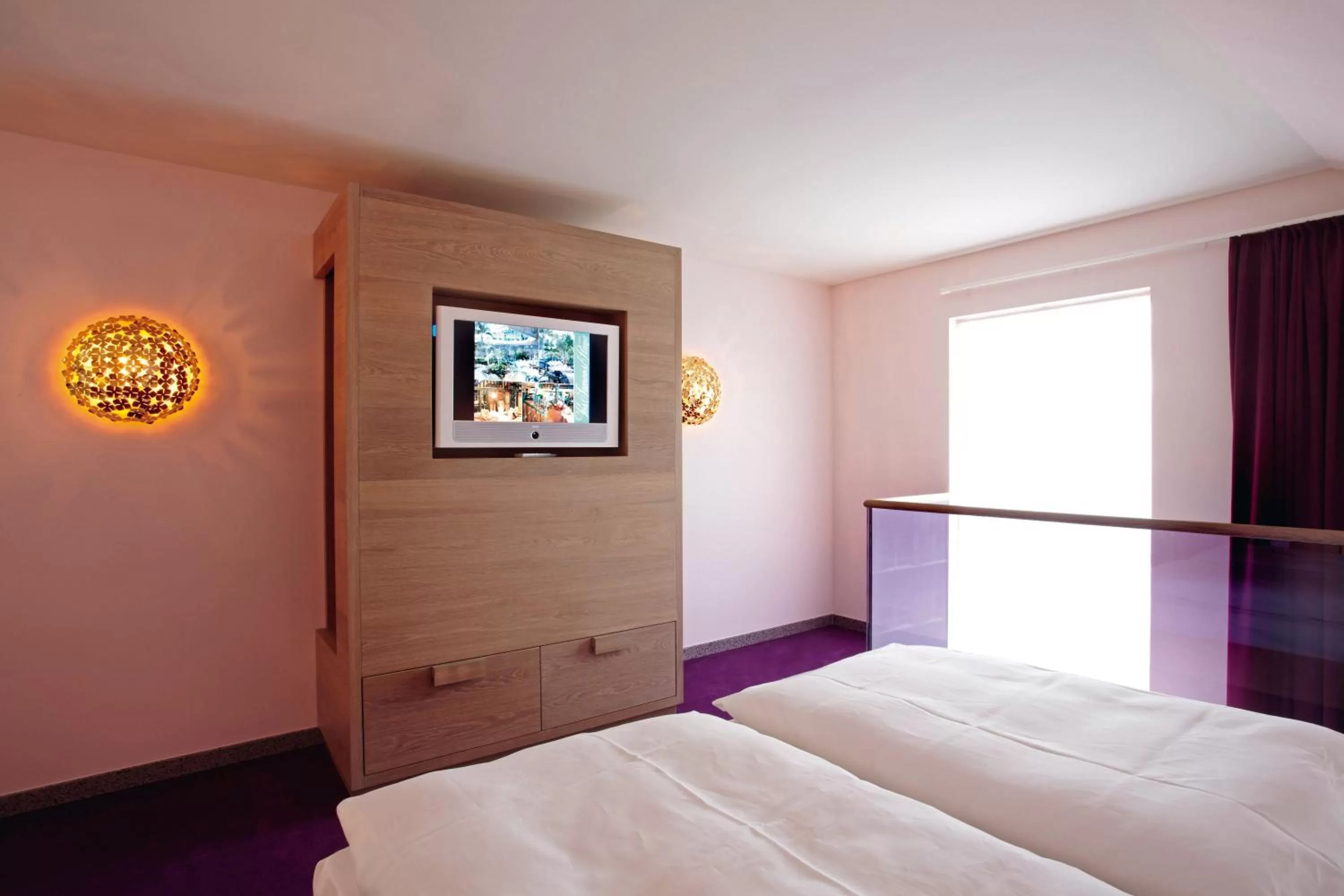 Decorative detail, Bed in abito Suites