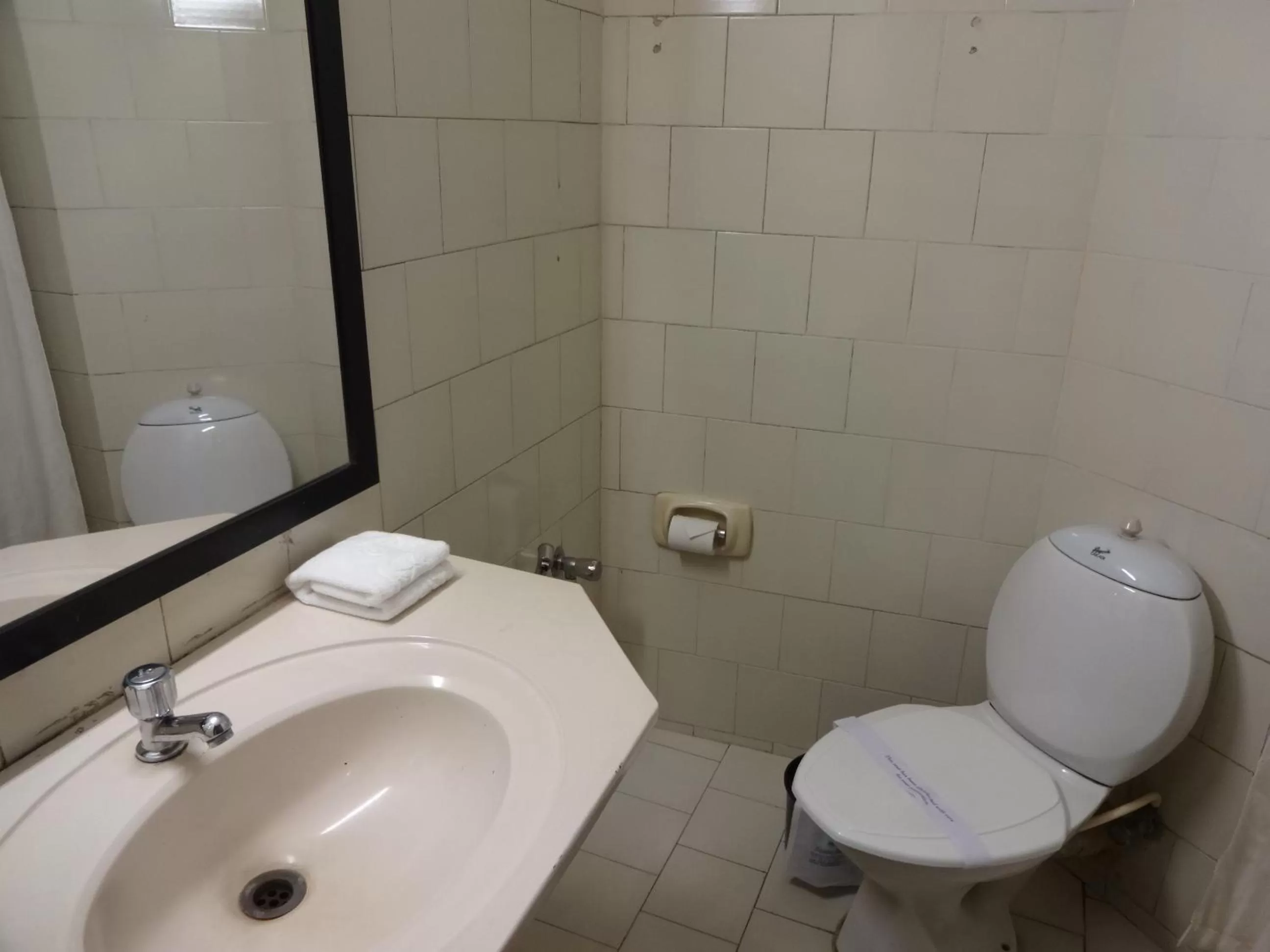 Bathroom in Manuelsons Malabar Palace