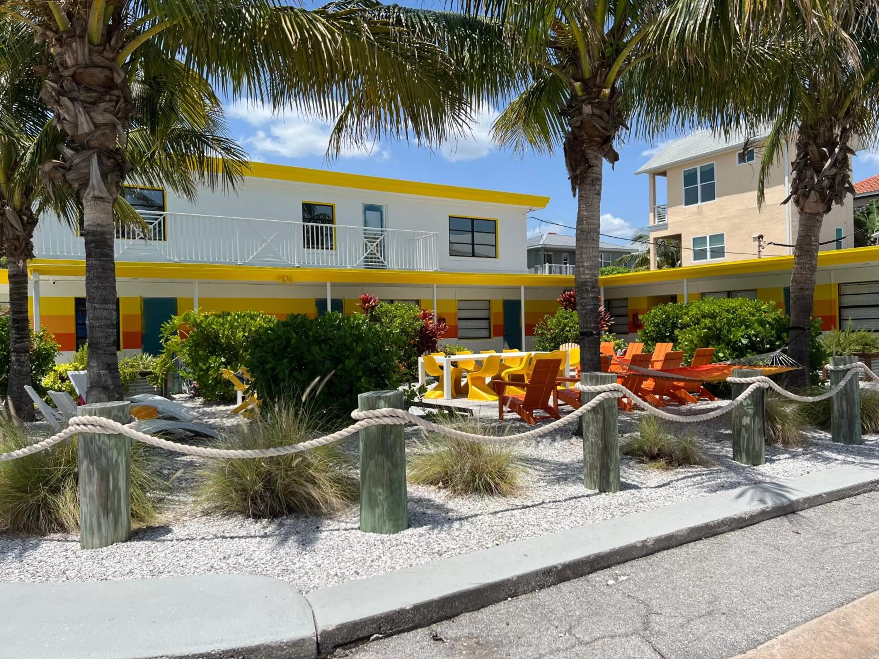 Property building in Sunset Inn and Cottages