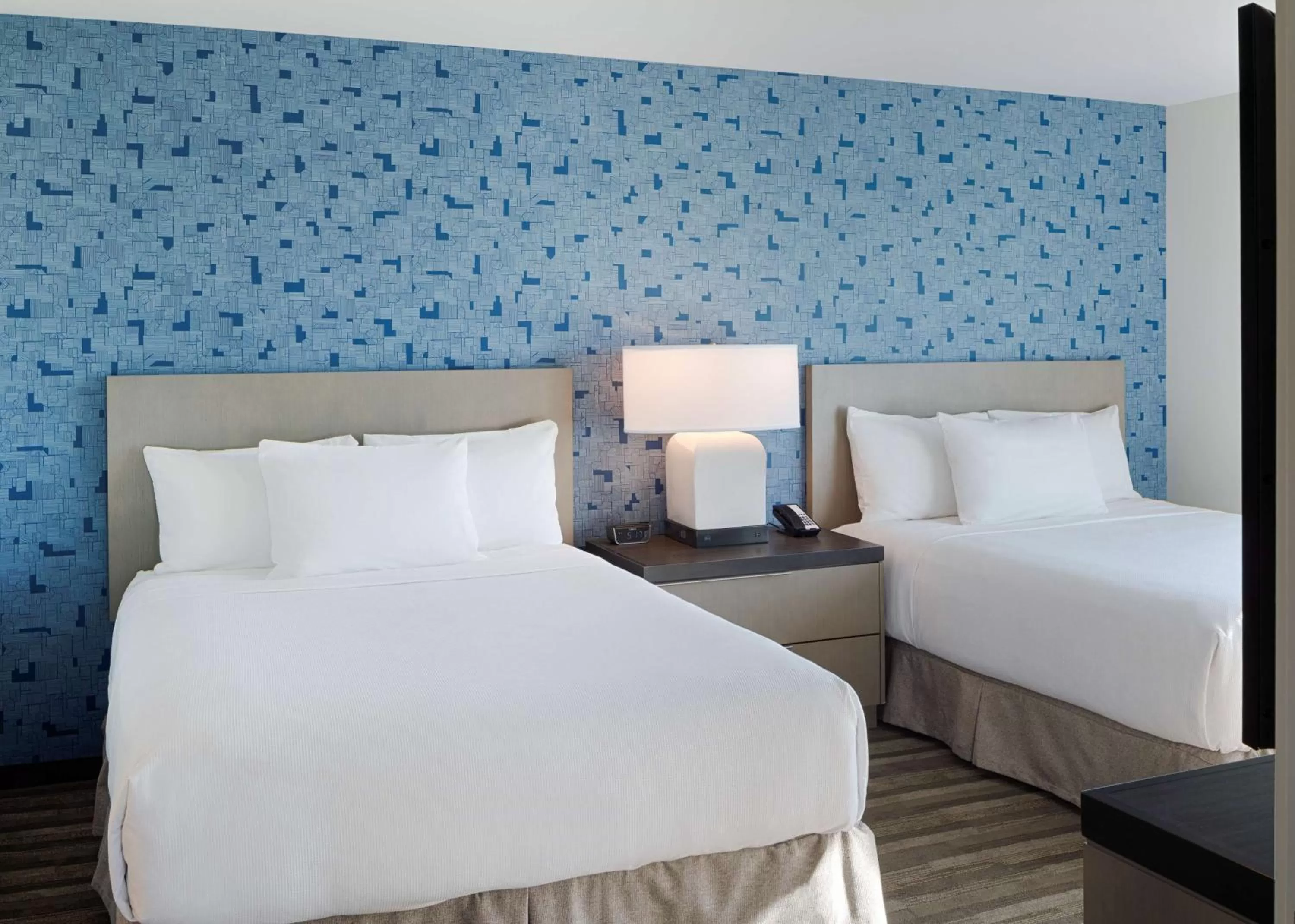 Photo of the whole room, Bed in Hyatt House Columbus OSU Short North