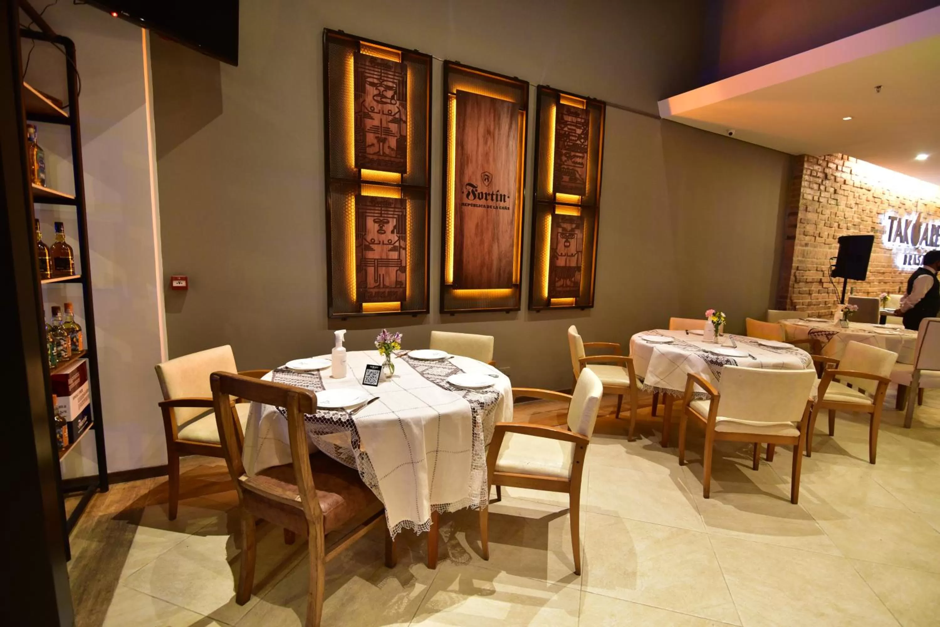 Restaurant/places to eat in Esplendor by Wyndham Asuncion