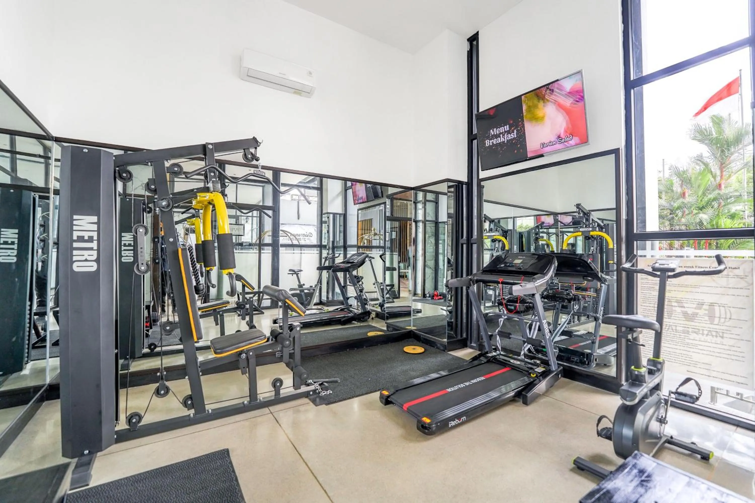 Fitness centre/facilities in Grand Kangen Hotel Urip Sumoharjo
