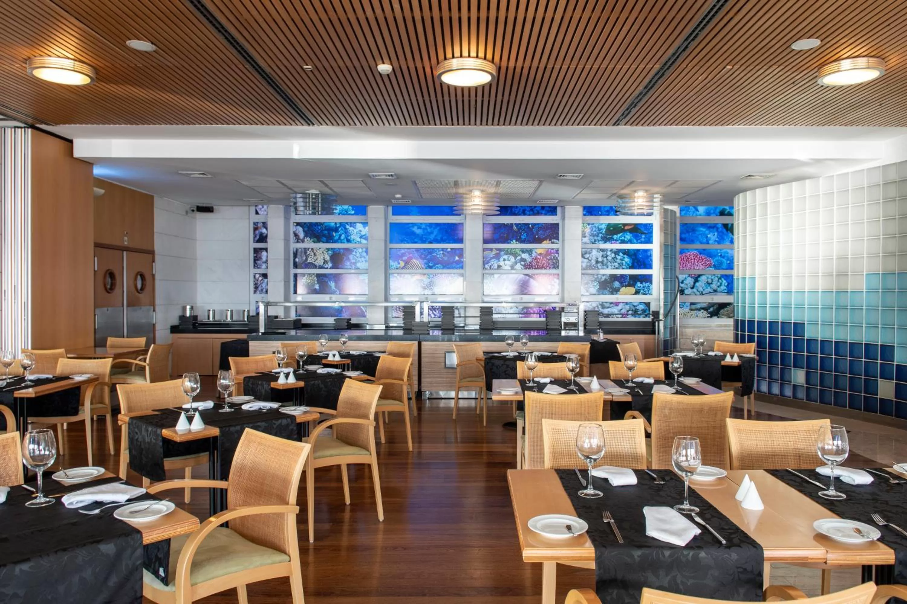 Restaurant/places to eat in SANA Sesimbra Hotel