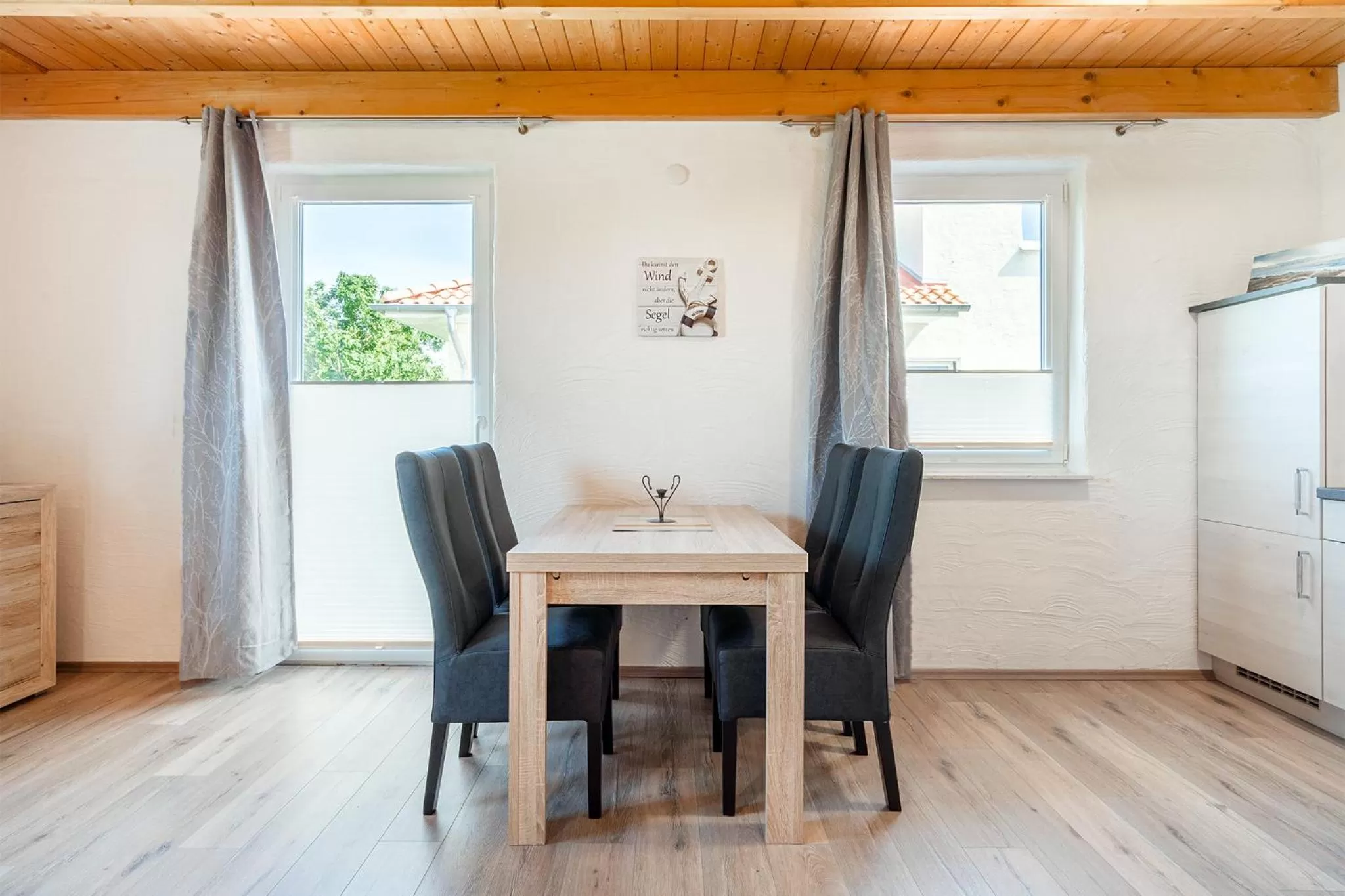 Kitchen or kitchenette, Dining Area in Villa Moorstern