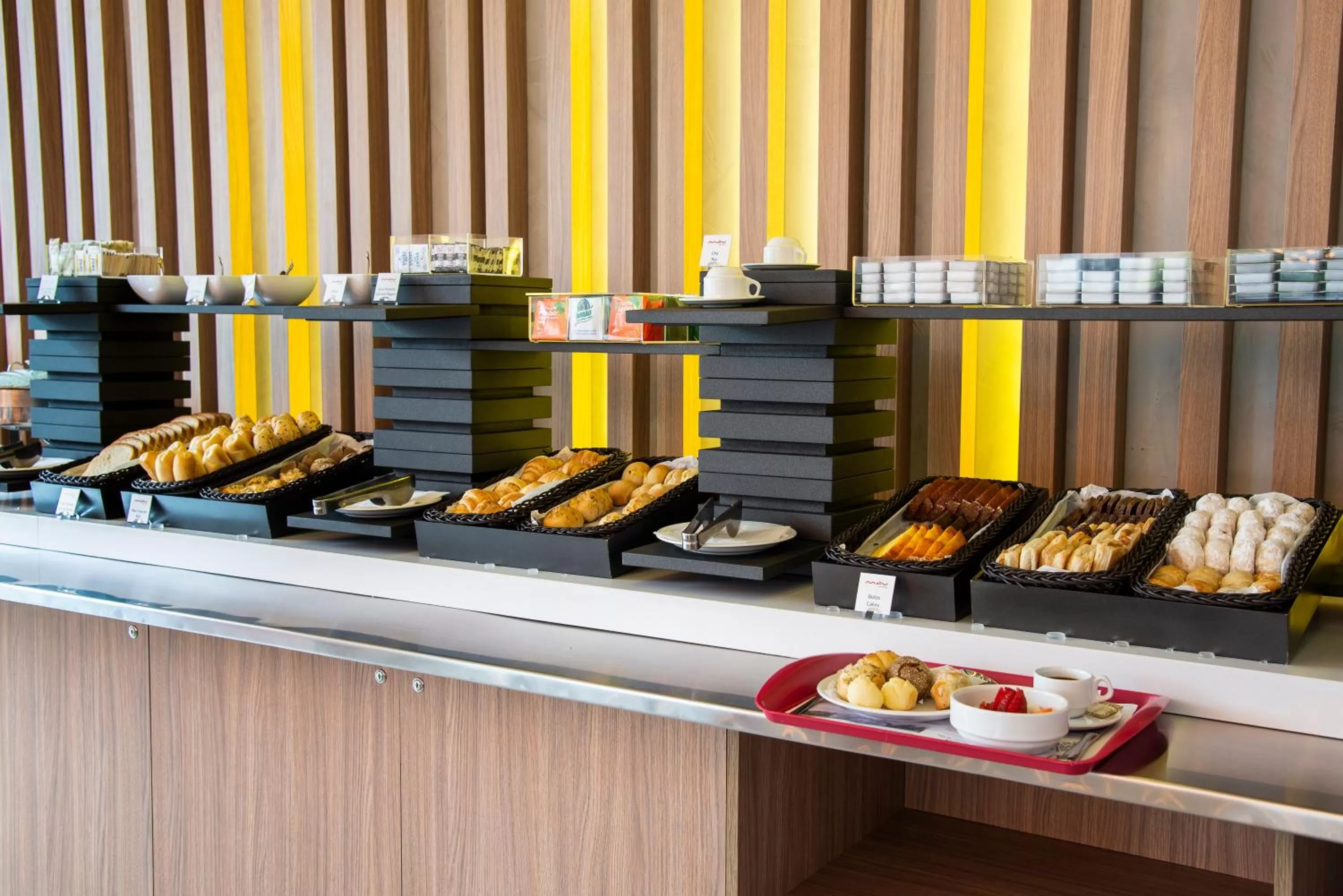 Buffet breakfast in Hotel Moov Curitiba