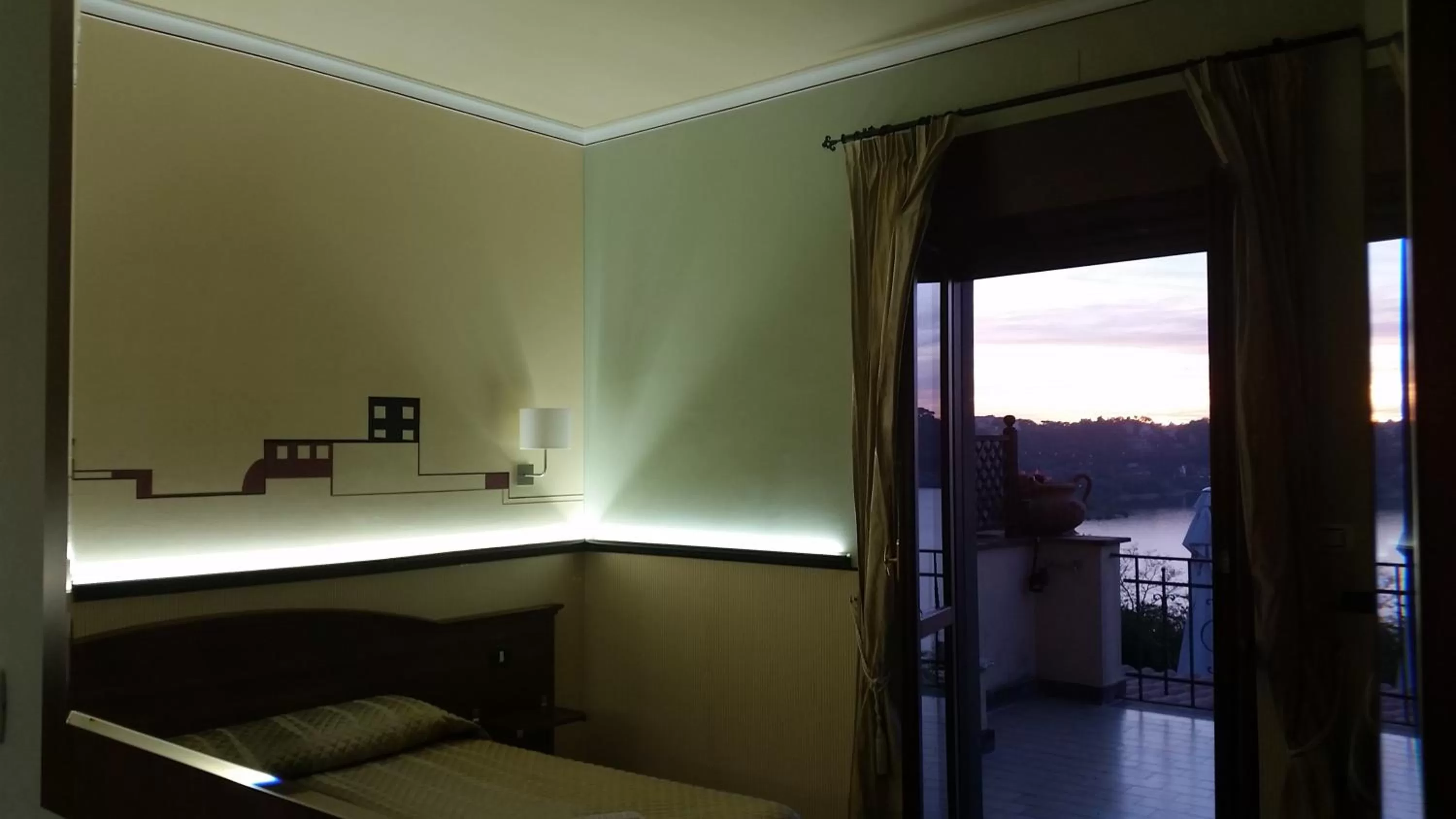 Decorative detail, Bed in Hotel Villa Degli Angeli