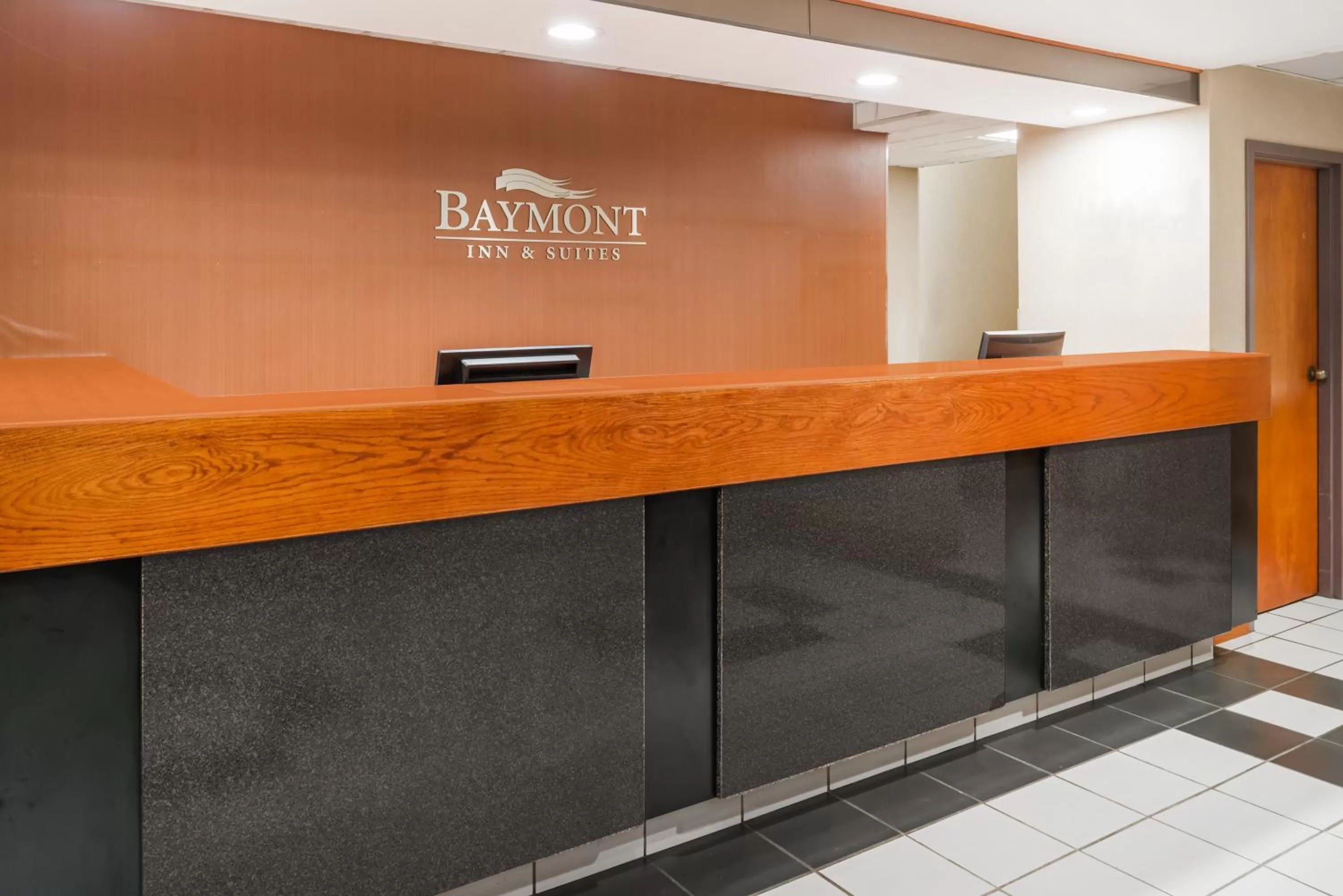 Lobby or reception in Baymont by Wyndham Clarksville Northeast