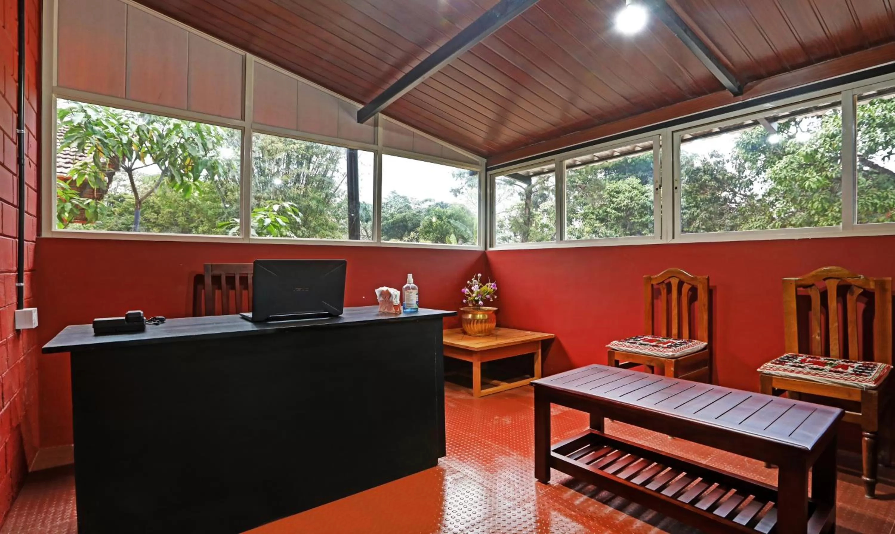 Lobby or reception in Hotel Allaranda Homestay