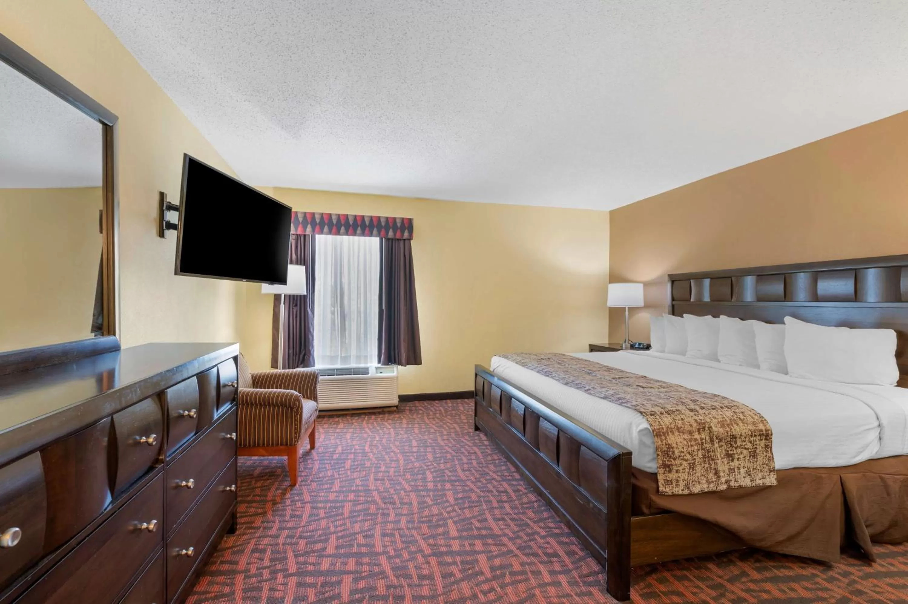 King Suite with Kitchen - Non-Smoking in Best Western Louisville East Inn & Suites