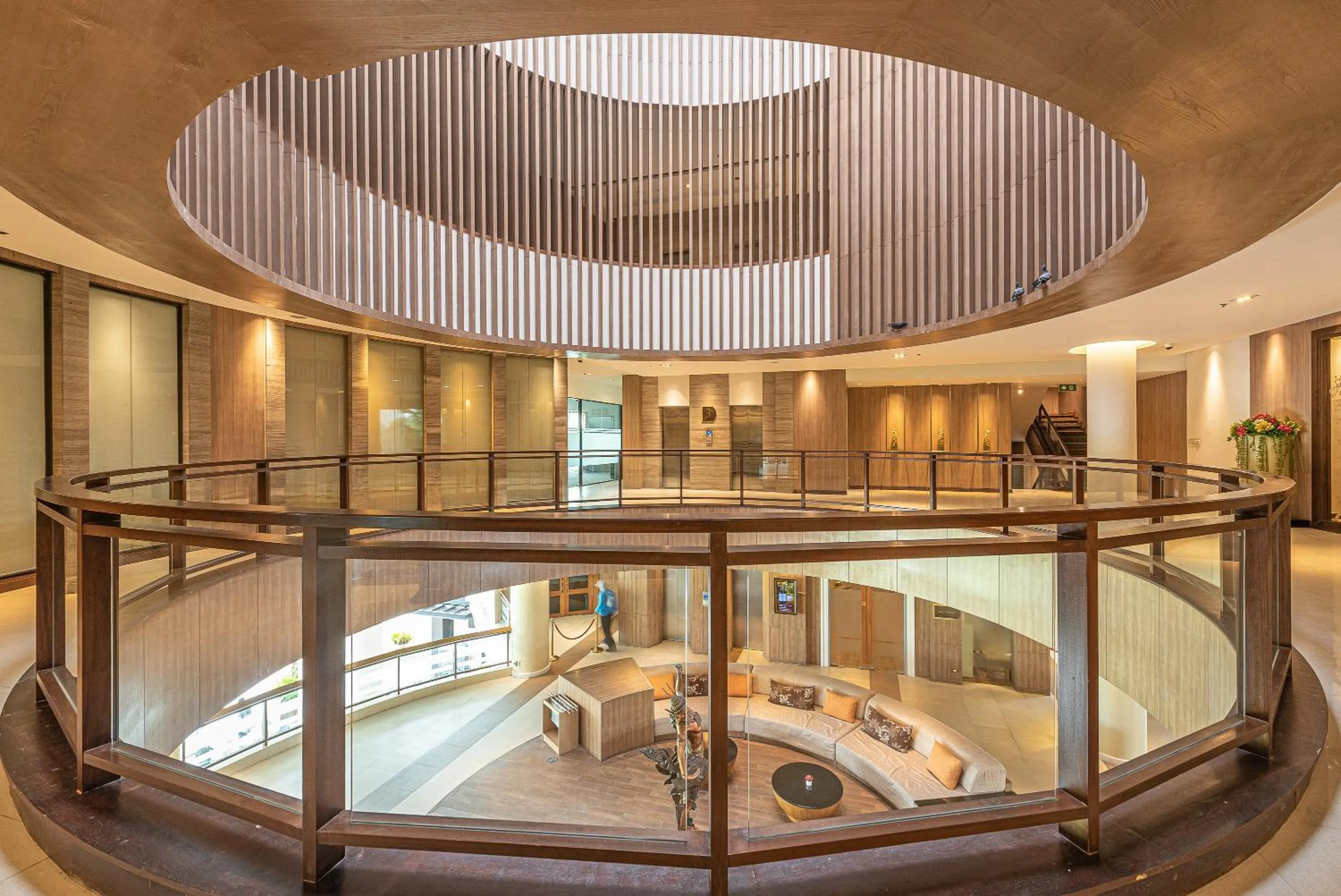 Seating area in Summit Windmill Golf Suite Hotel at Suvarnabhumi