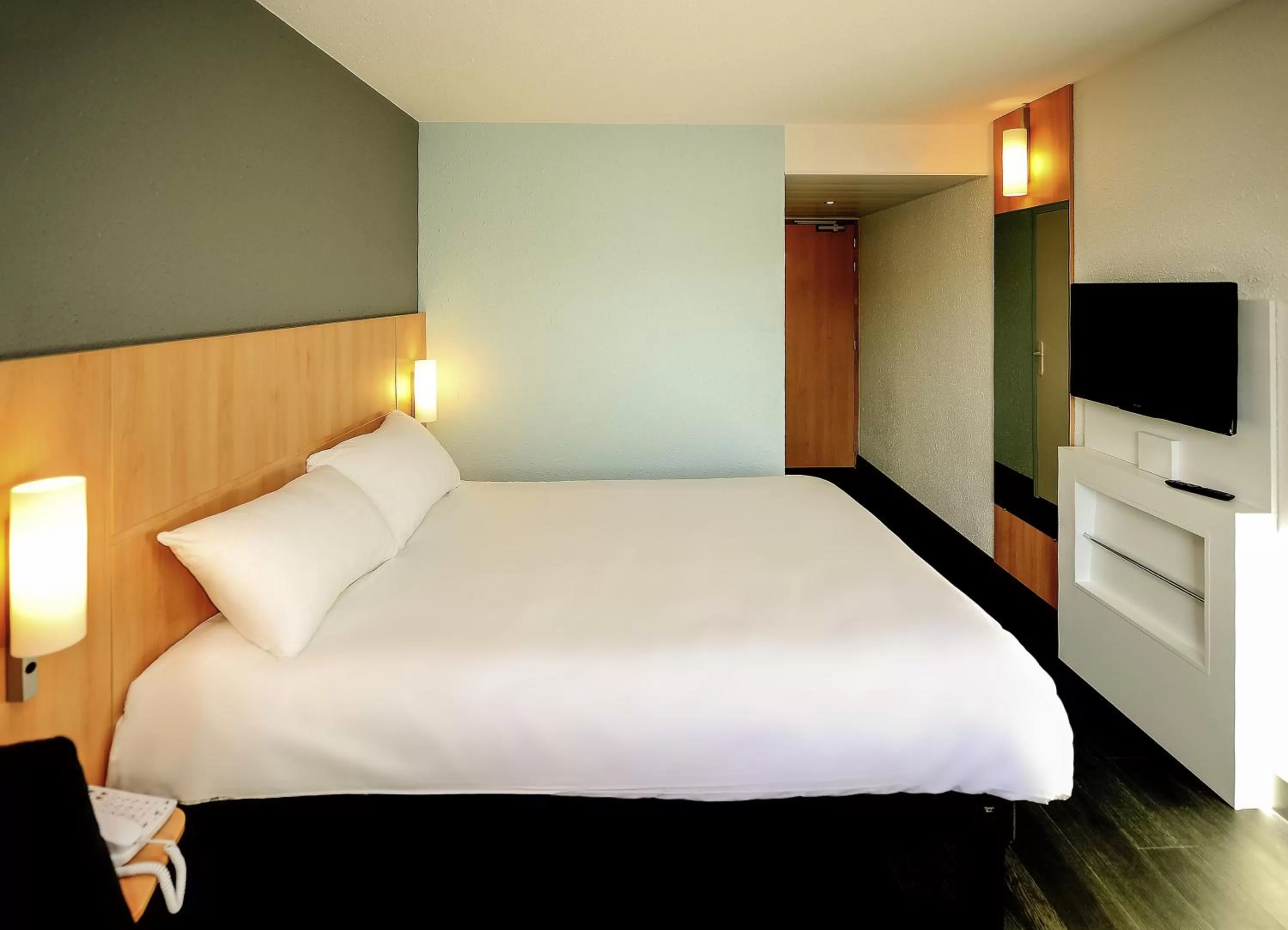 Bedroom, Bed in ibis Avignon Centre Gare