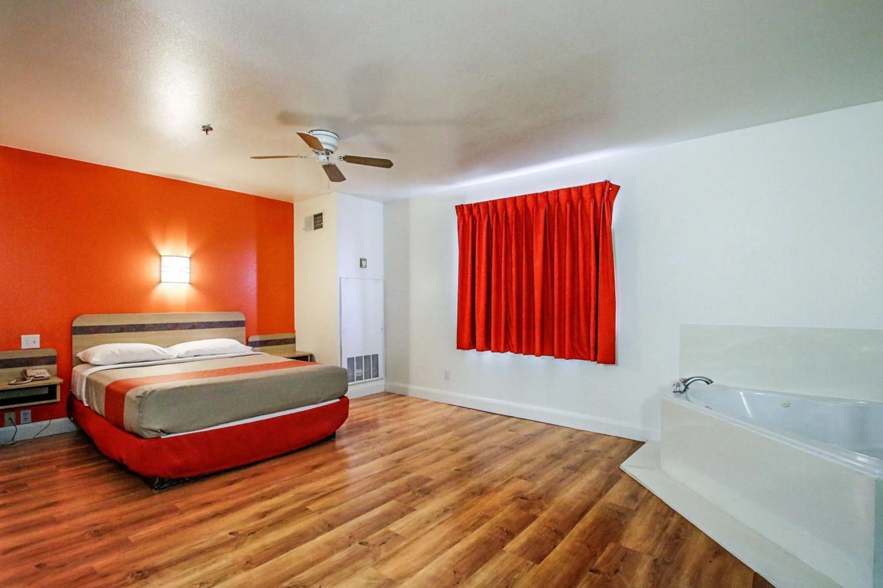 Photo of the whole room, Bed in Motel 6-Nephi, UT