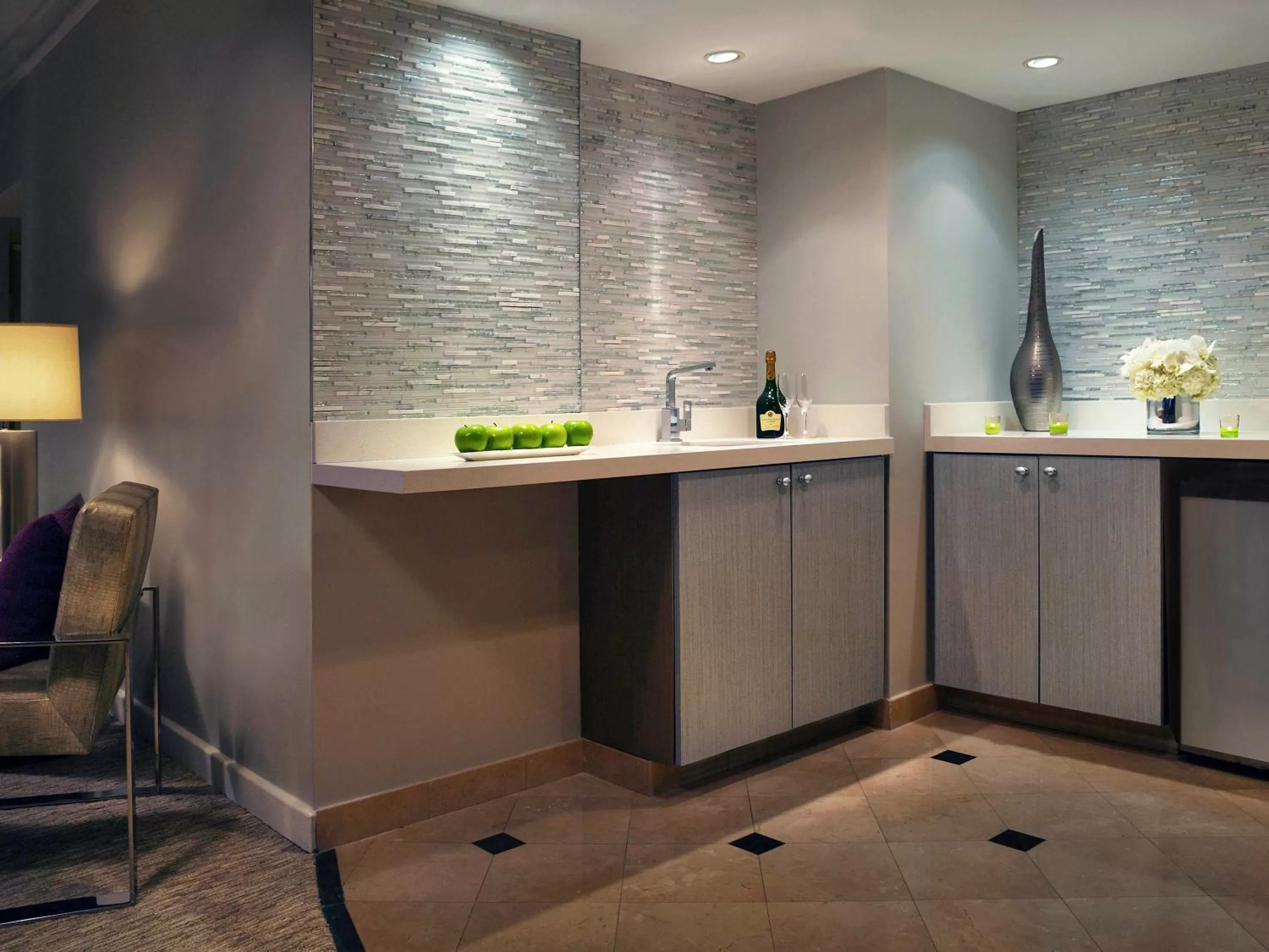 Kitchen or kitchenette in Pullman Miami Airport