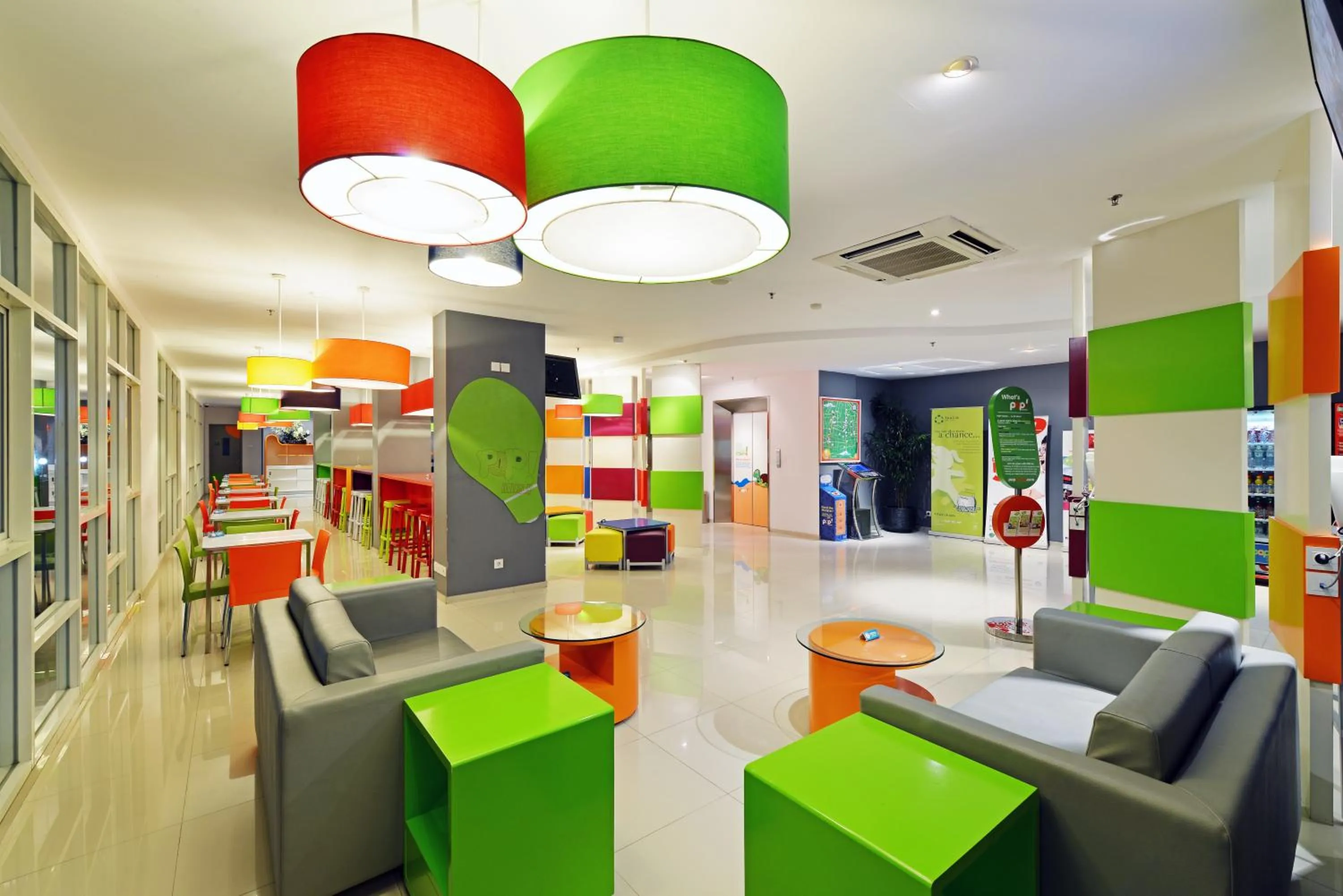 Lobby or reception in POP! Hotel Tanjung Karang