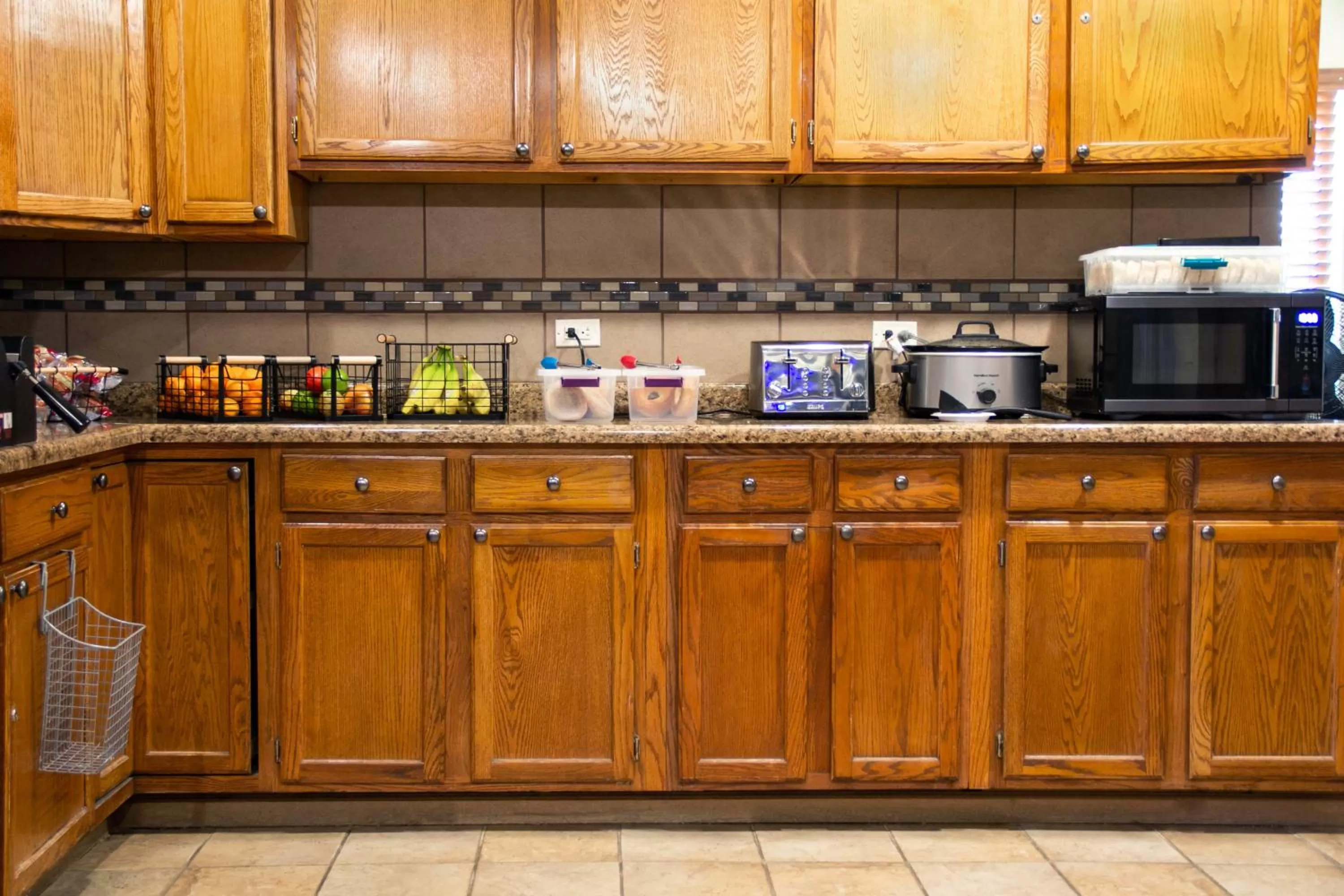 Food and drinks in New Victorian Inn & Suites-Norfolk