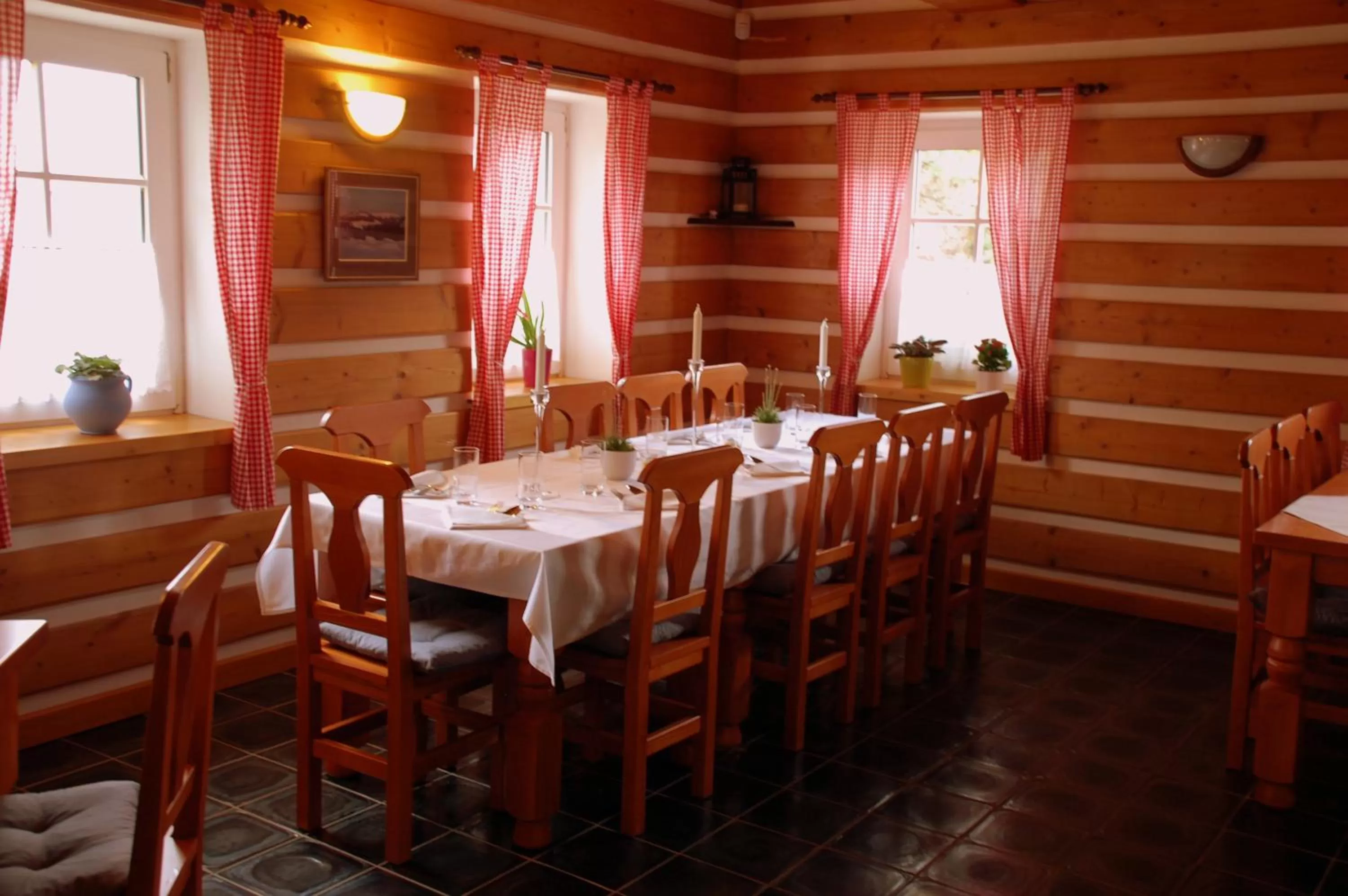 Restaurant/places to eat in Penzion Čistá