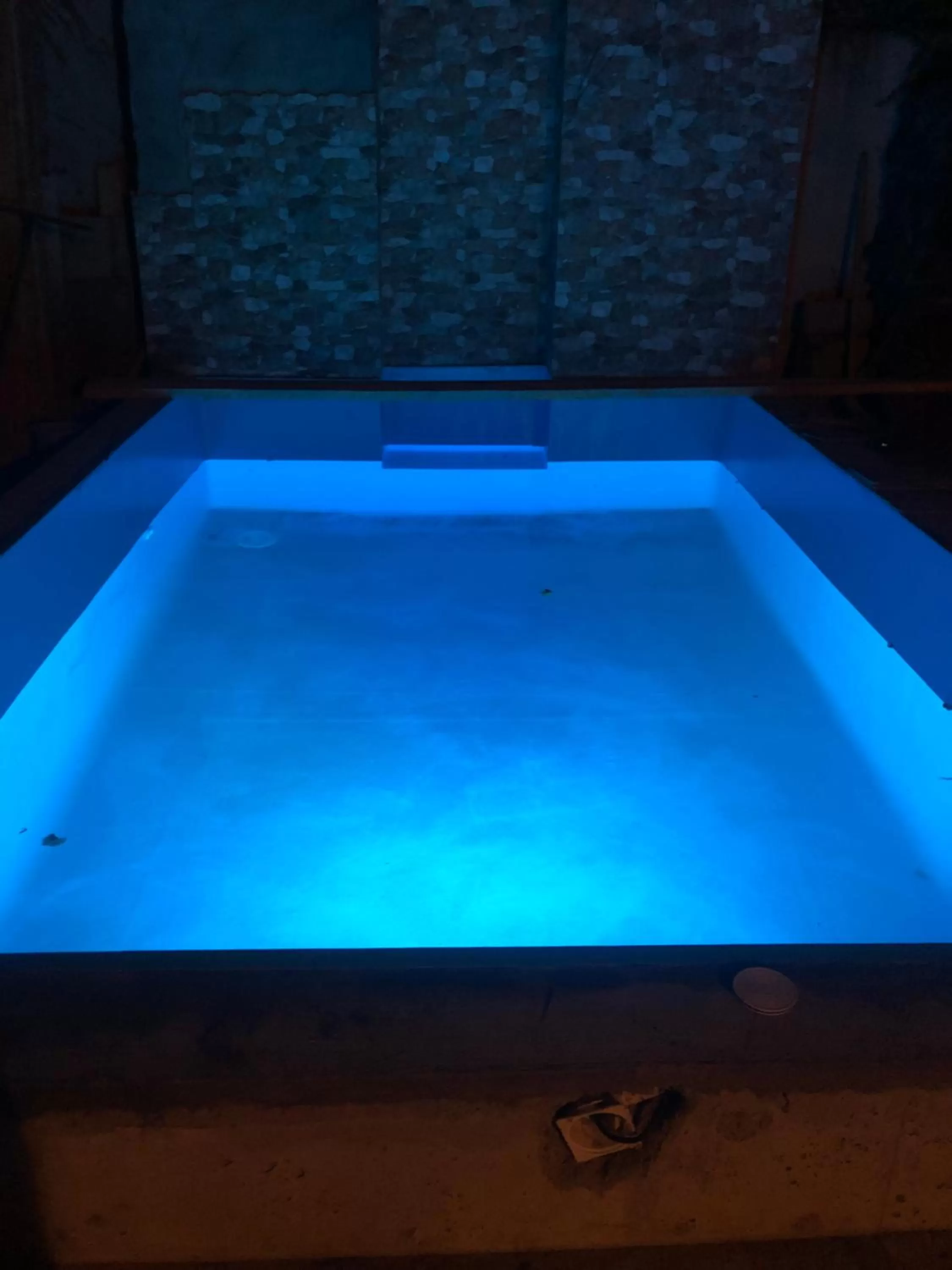 Swimming Pool in Elross Hotel