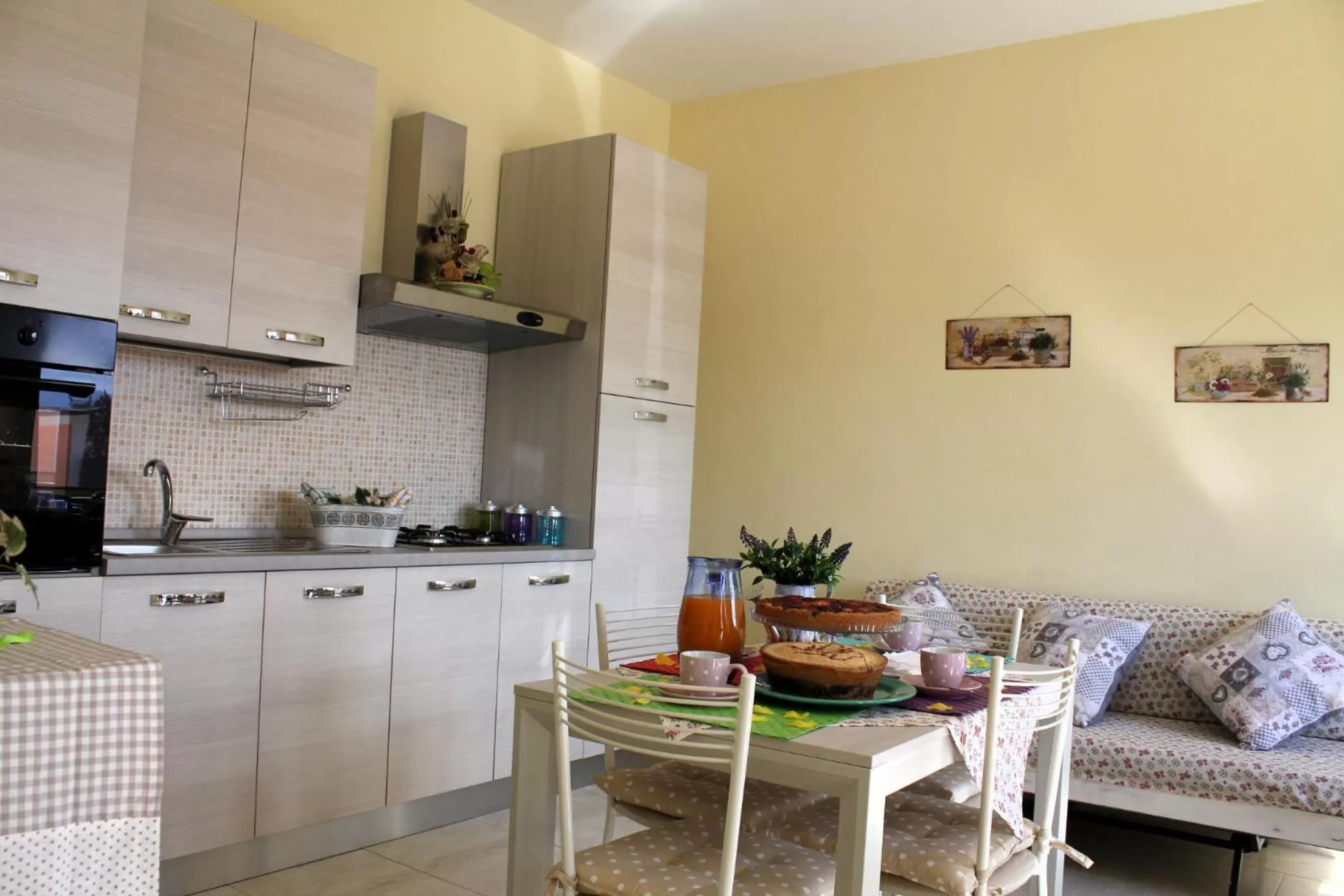 Italian breakfast in B&B Casale Shanti