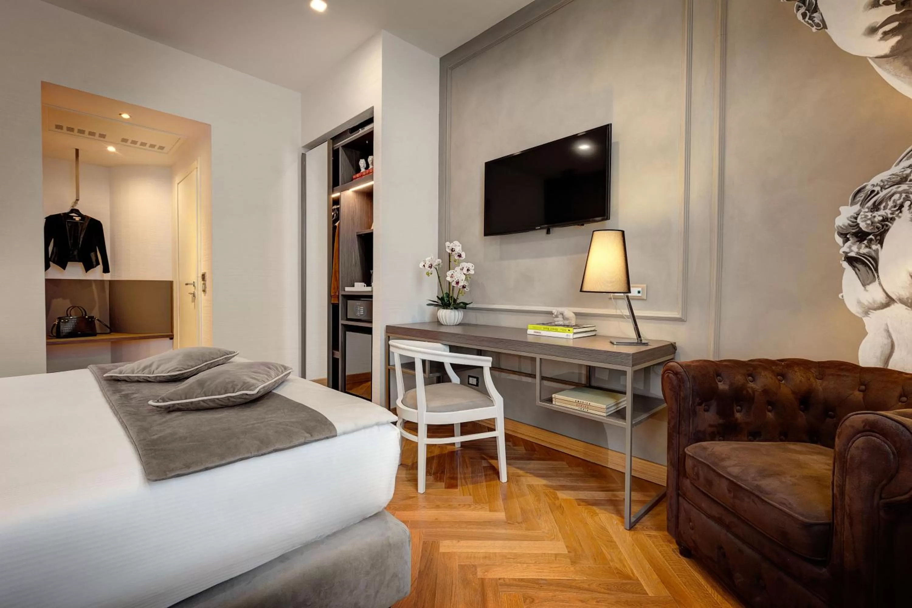 Bed, TV/Entertainment Center in Dharma Style Hotel & Spa