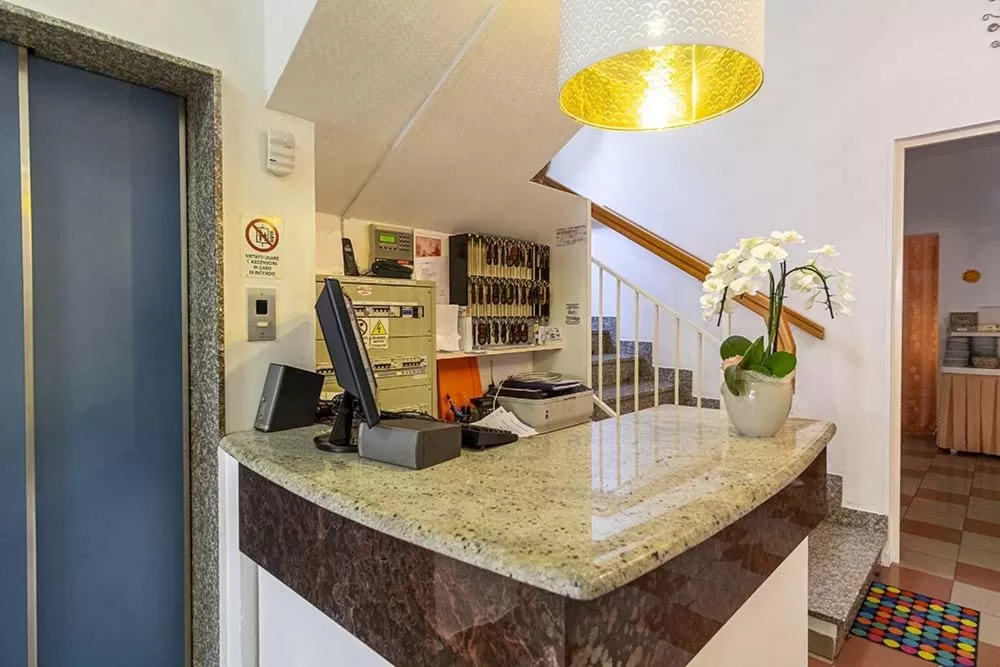 Staff, Lobby/Reception in Hotel Oasi del Mare