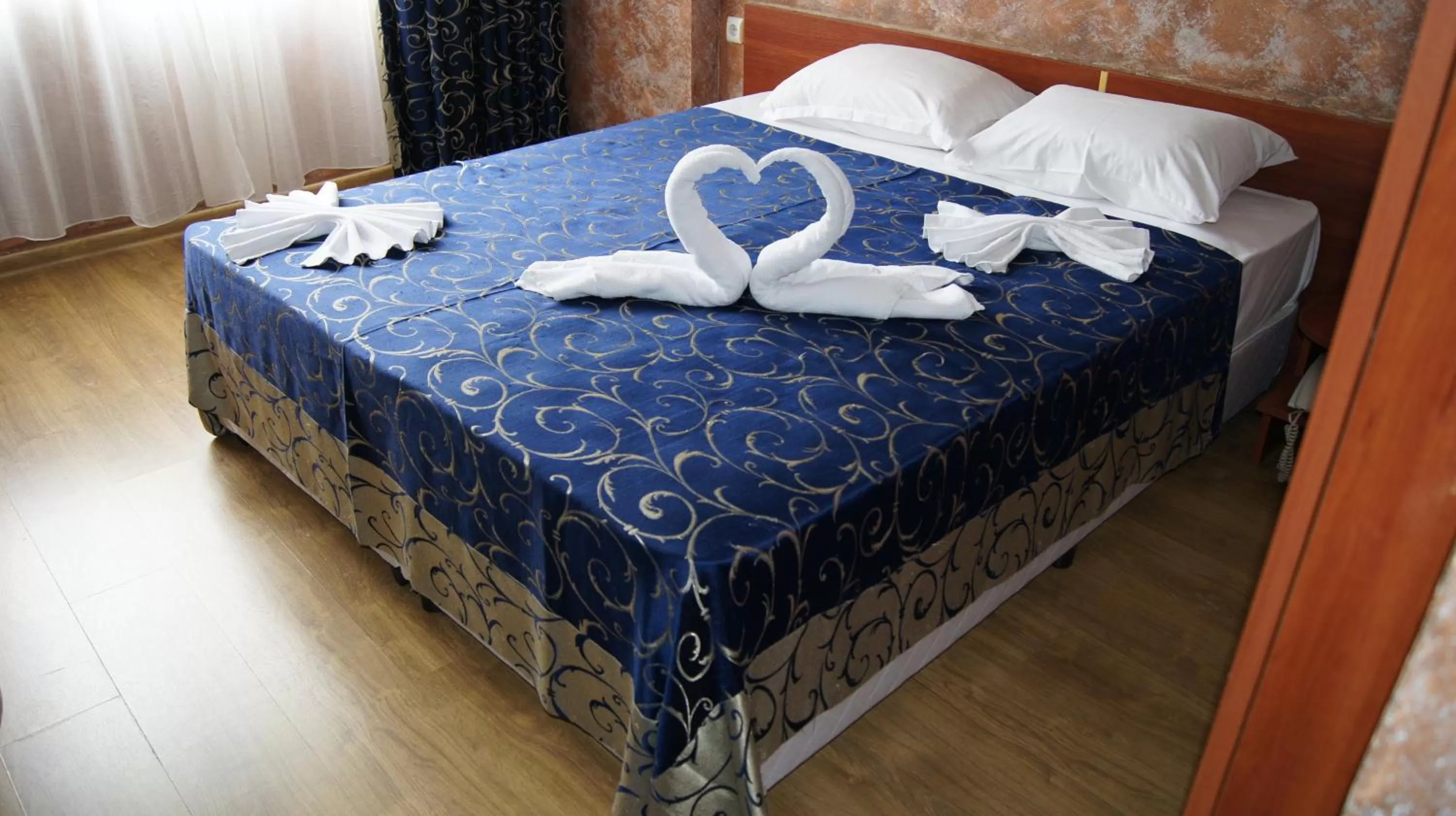 Bed in Hotel Akord - Free Parking & Metro Access