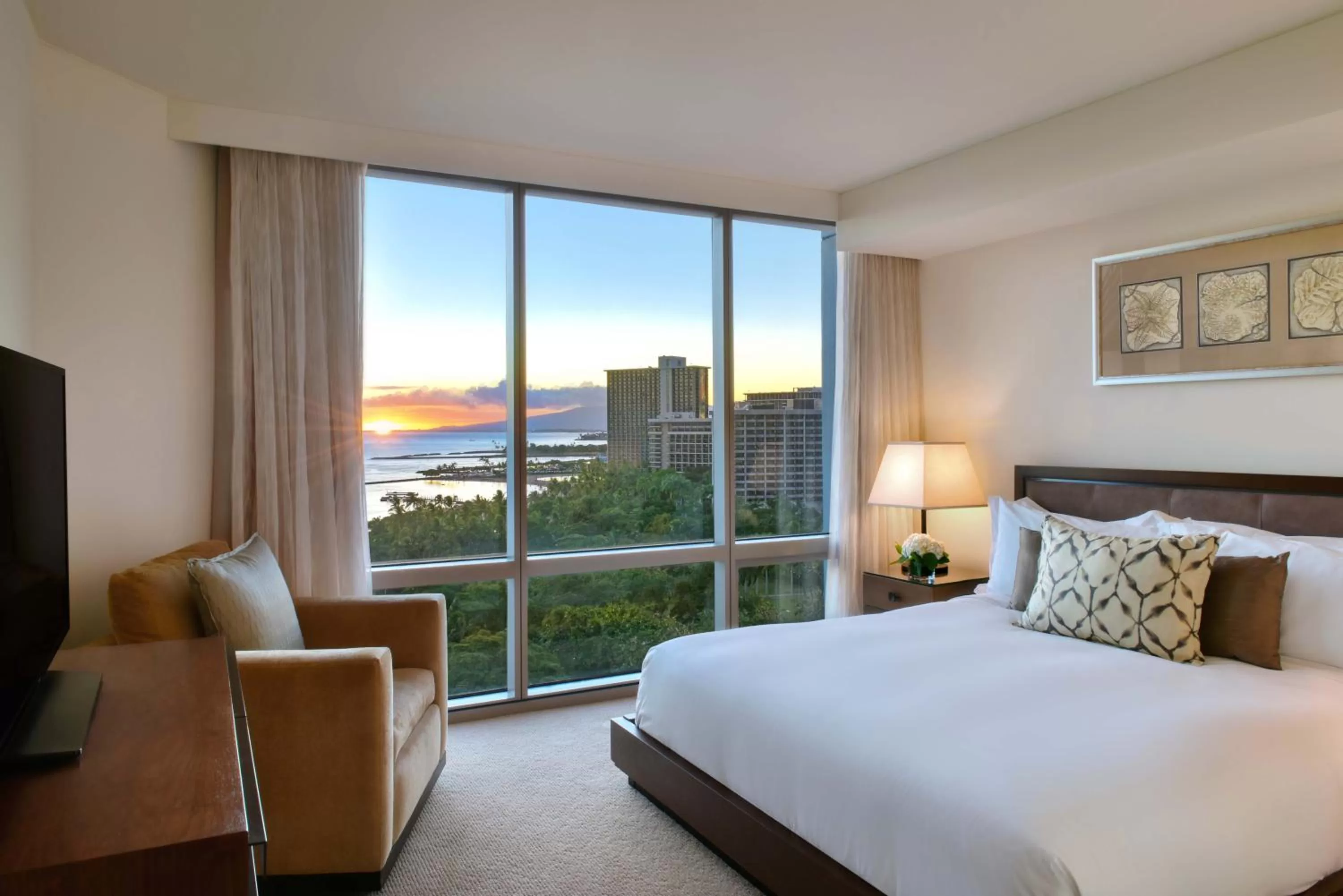 Premium Two Bedroom plus Den Prime Ocean View Suite in Trump International Hotel Waikiki